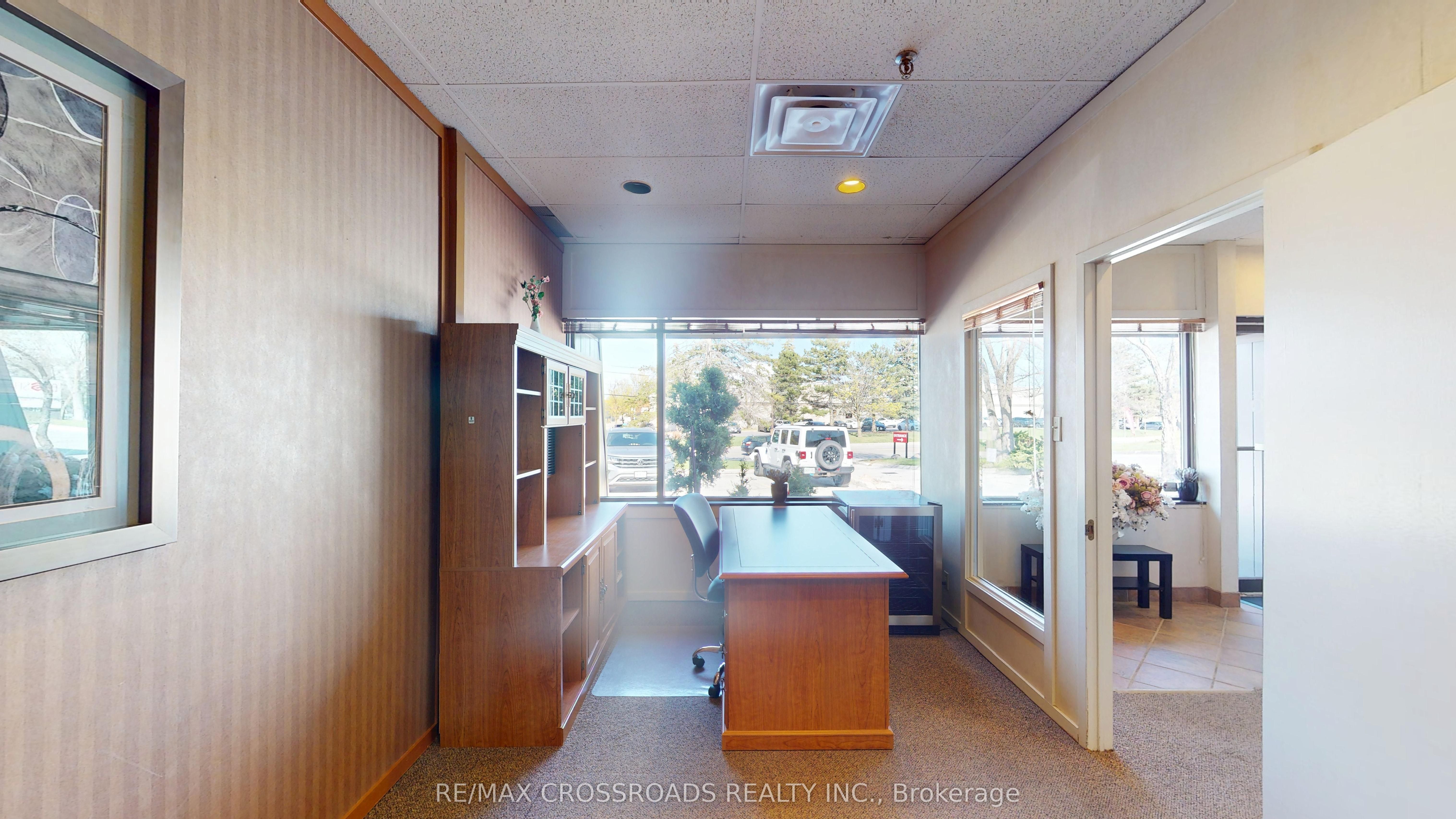 #30 - 151 Esna Park Drive Property Photo 9