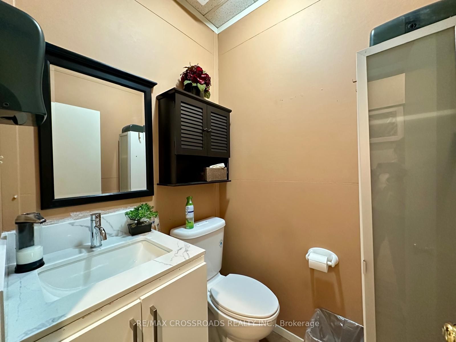 #30 - 151 Esna Park Drive Property Photo 14