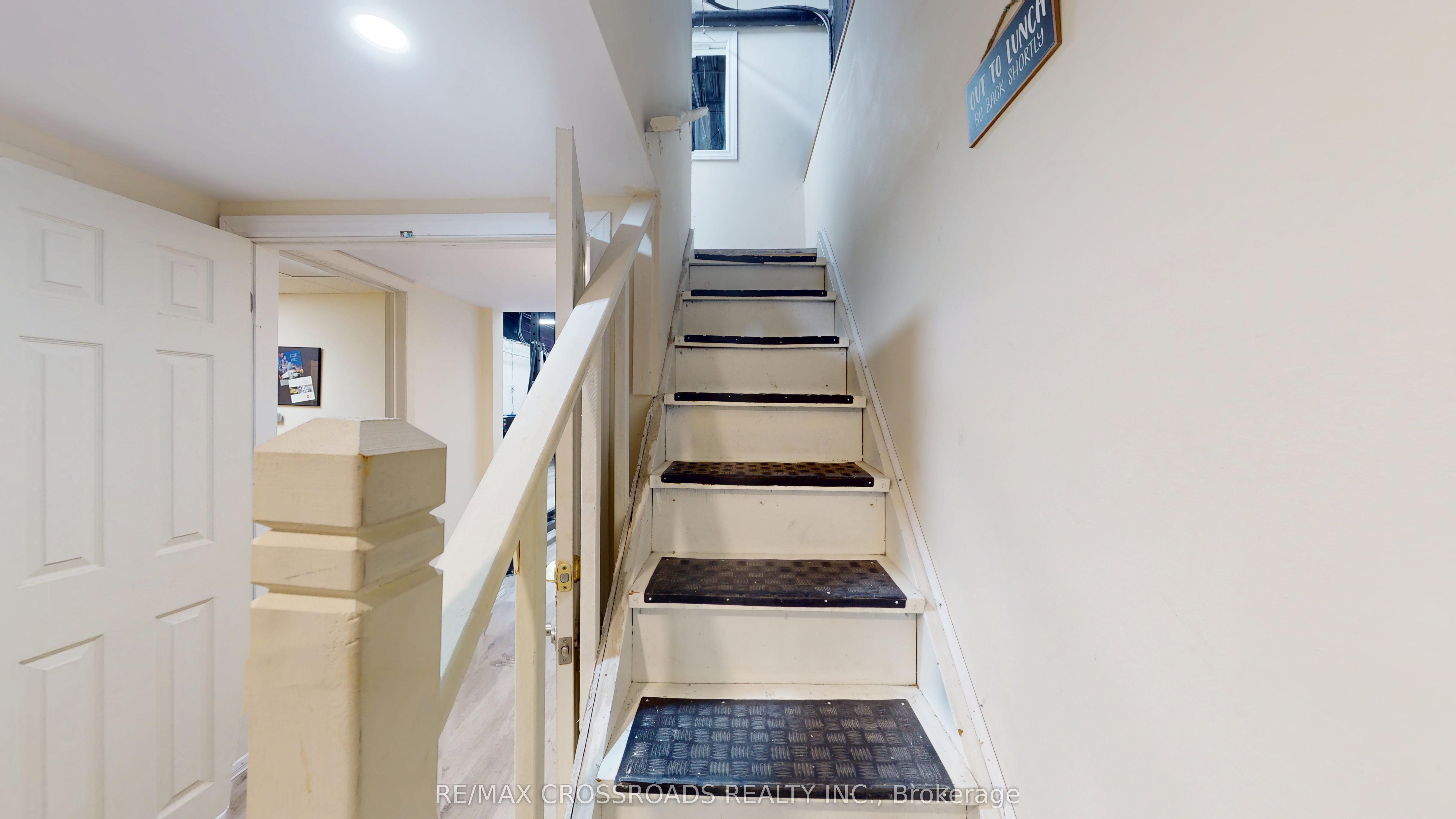 #30 - 151 Esna Park Drive Property Photo 21