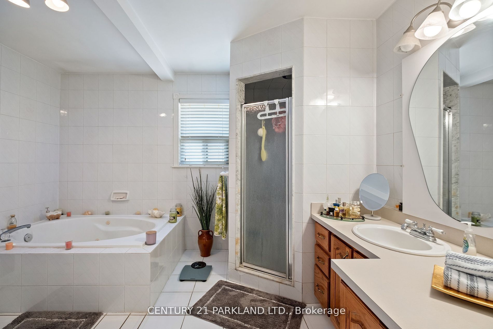 14420 Jane Street Property Photo 19