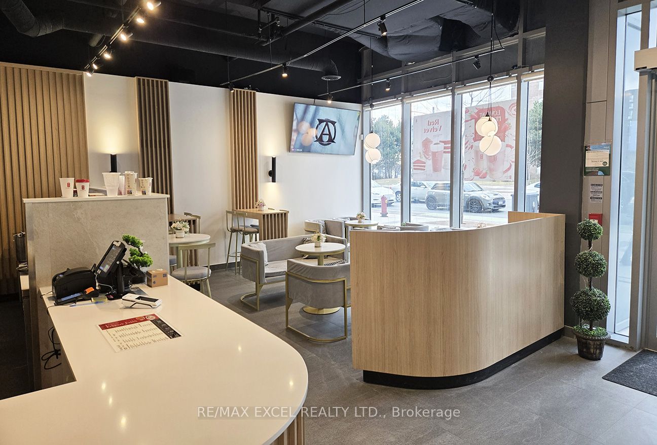 9471 Yonge Street Property Photo 2