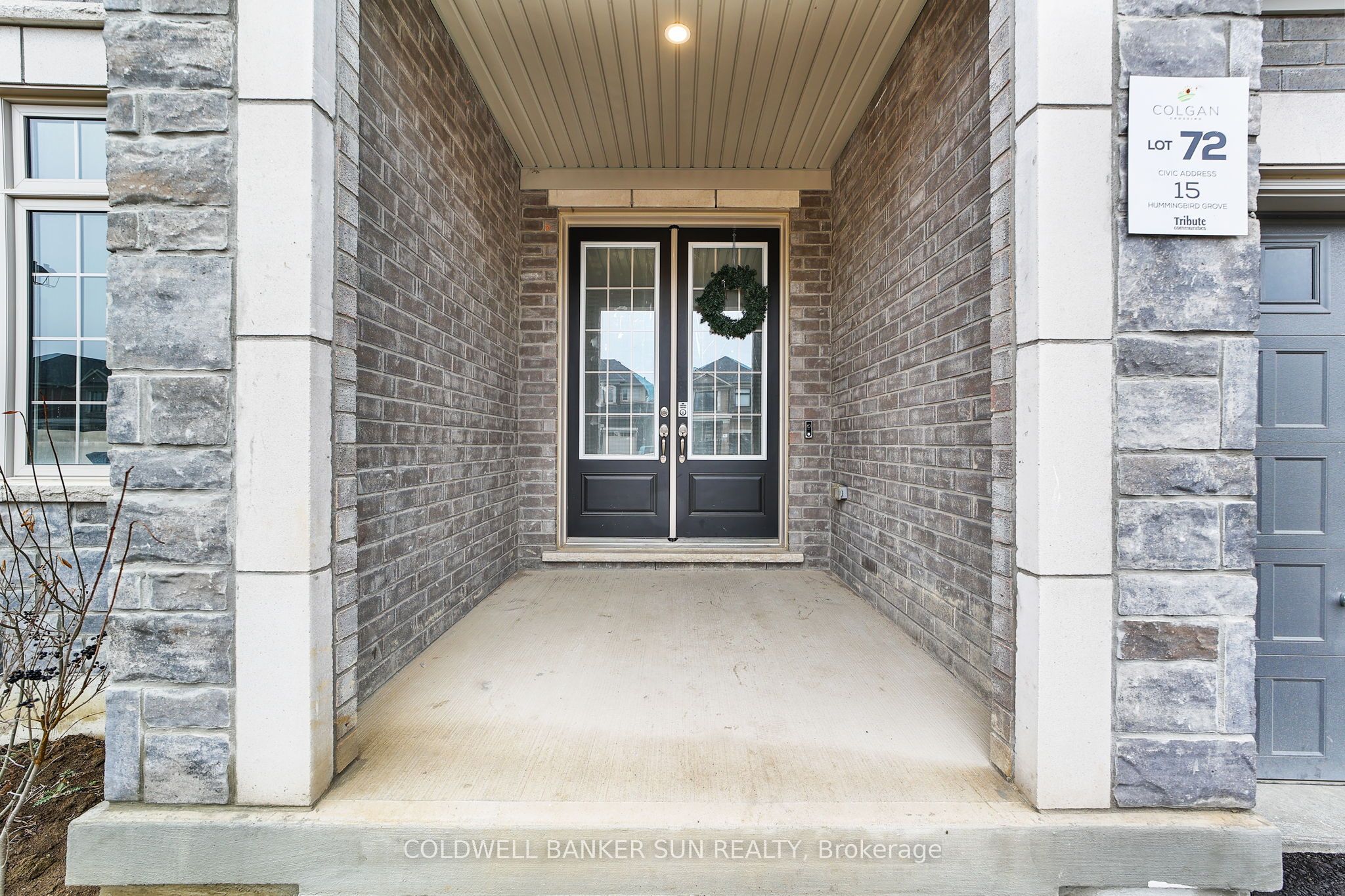 15 Hummingbird Grove E Property Photo 4