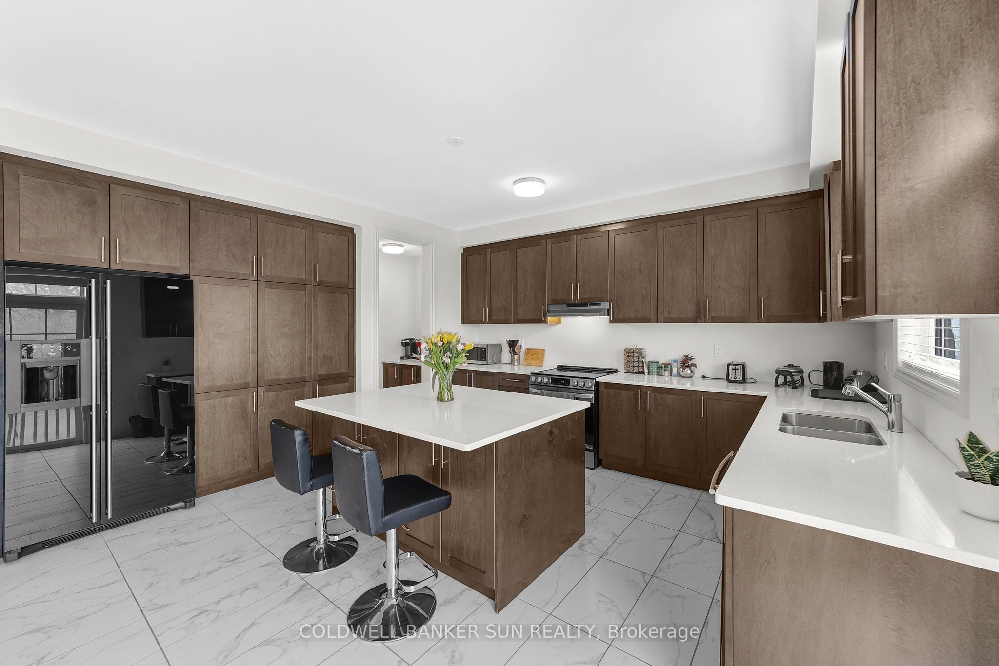 15 Hummingbird Grove E Property Photo 16