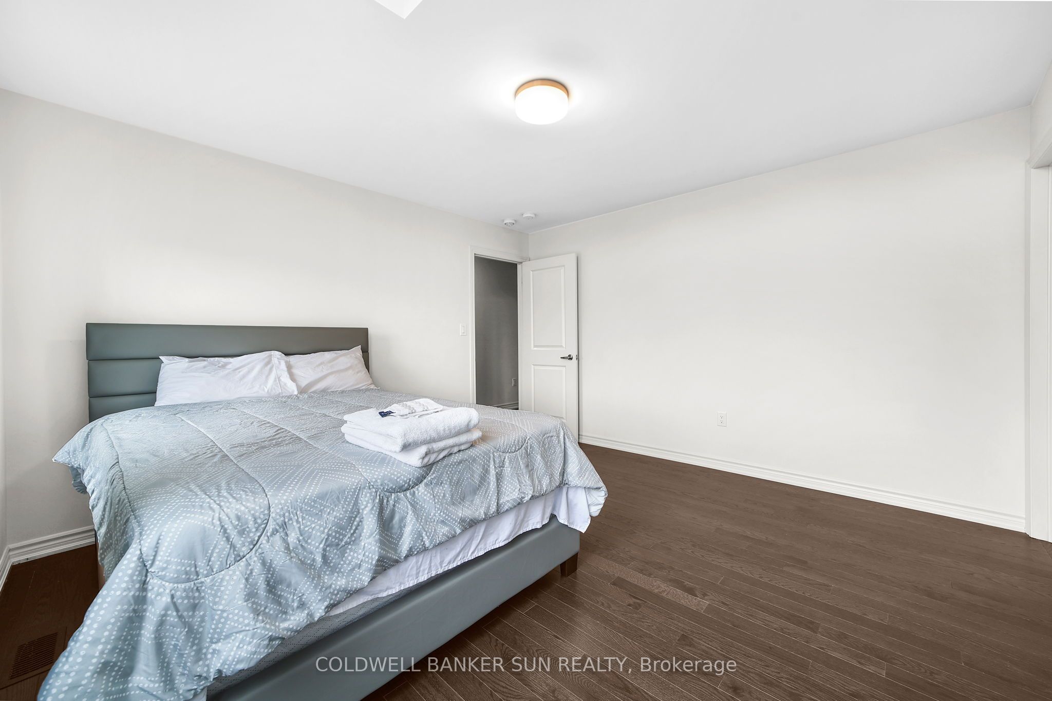 15 Hummingbird Grove E Property Photo 26