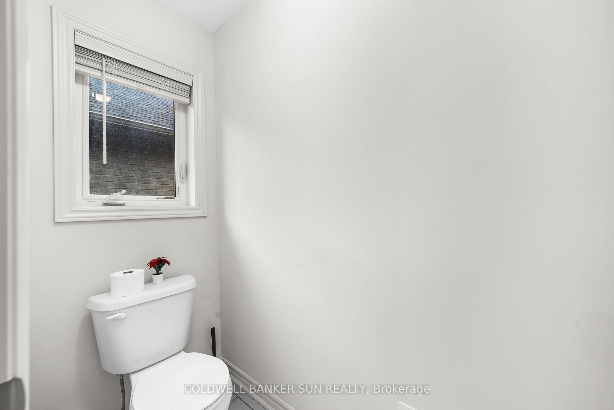 15 Hummingbird Grove E Property Photo 37