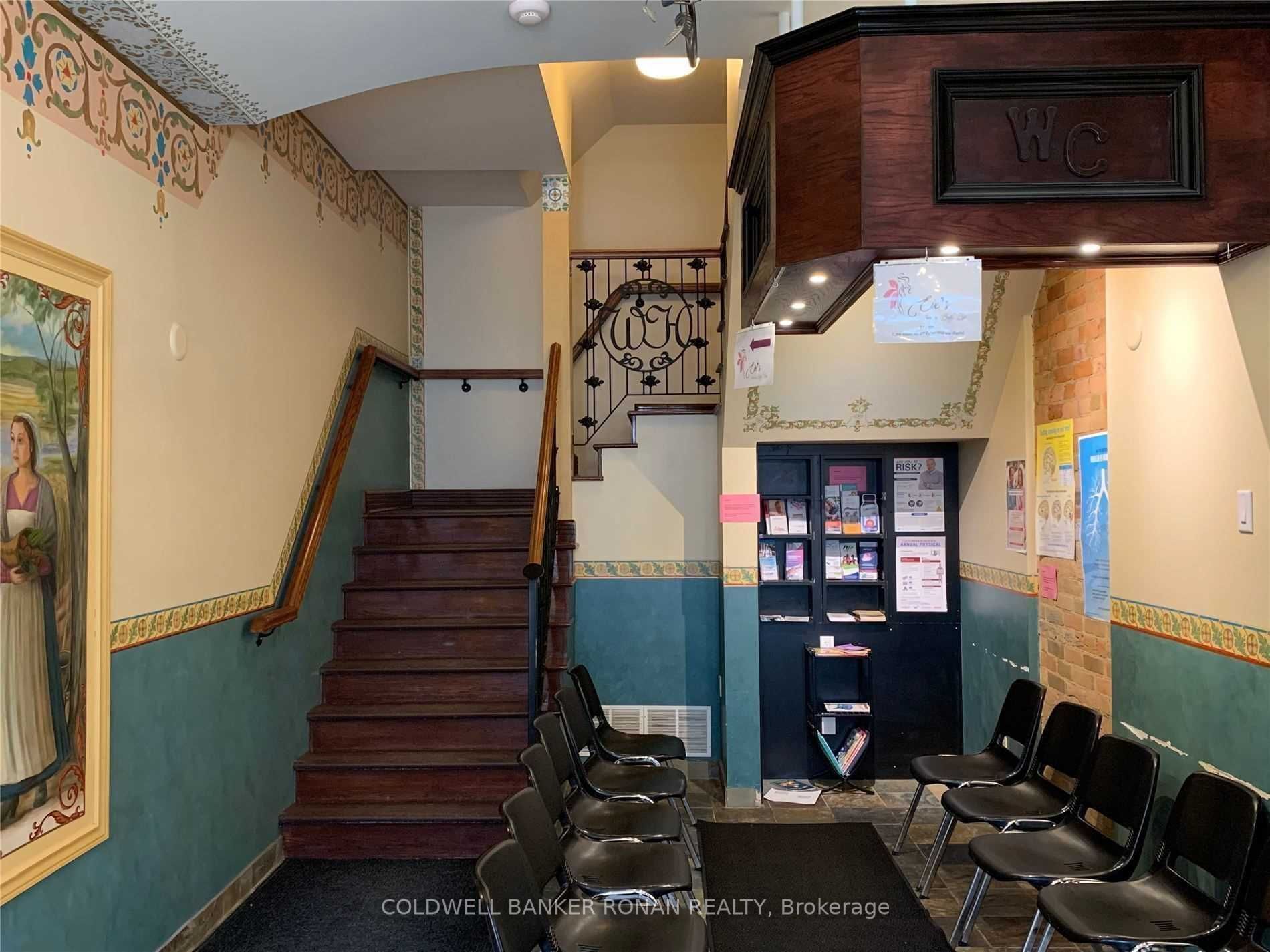 #211 - 36 Victoria Street Property Photo 3
