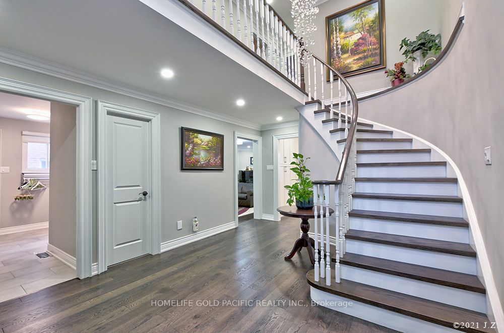 48 Havagal Crescent Property Photo 2
