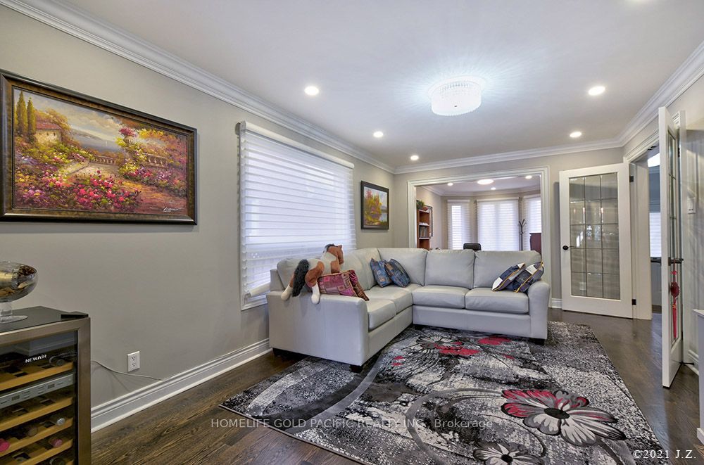 48 Havagal Crescent Property Photo 6