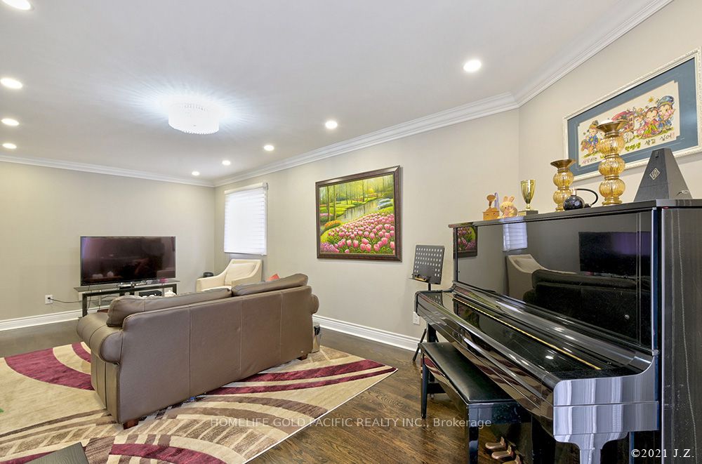 48 Havagal Crescent Property Photo 15