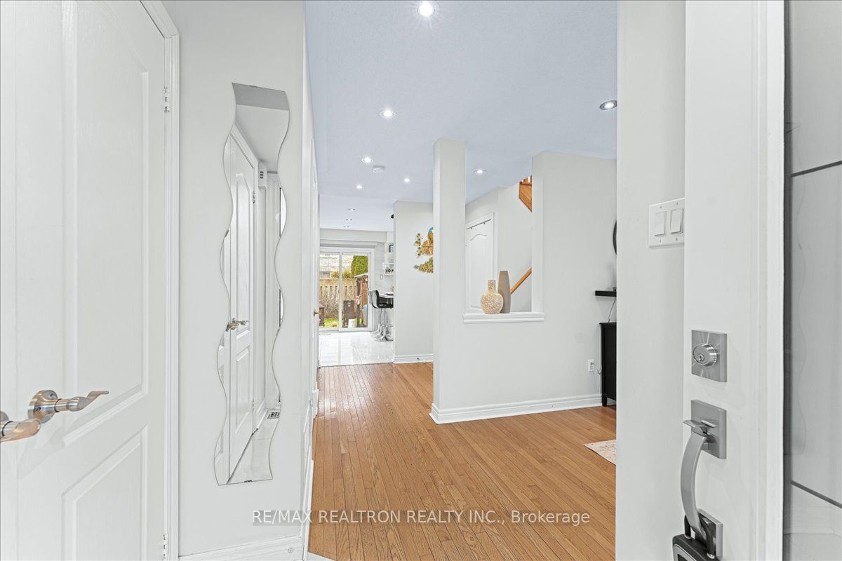 129 Flagstone Way Property Photo 2