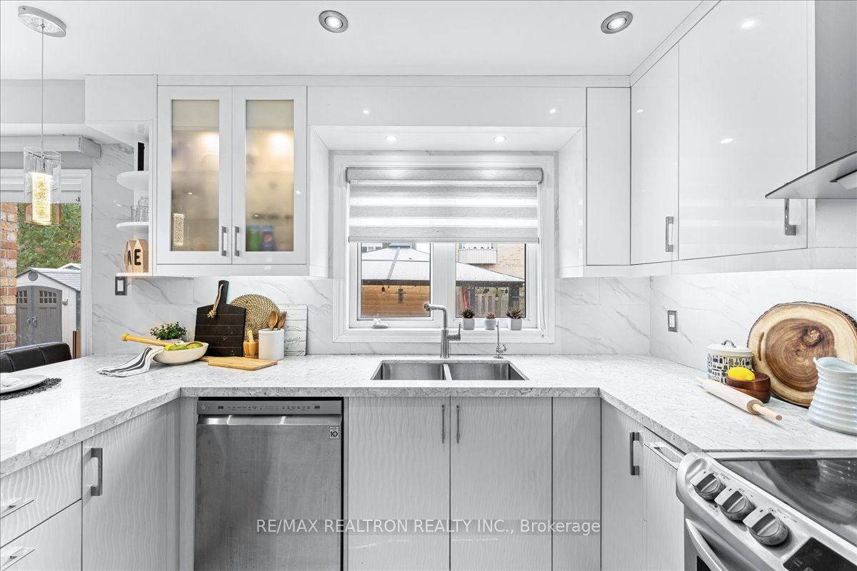 129 Flagstone Way Property Photo 13