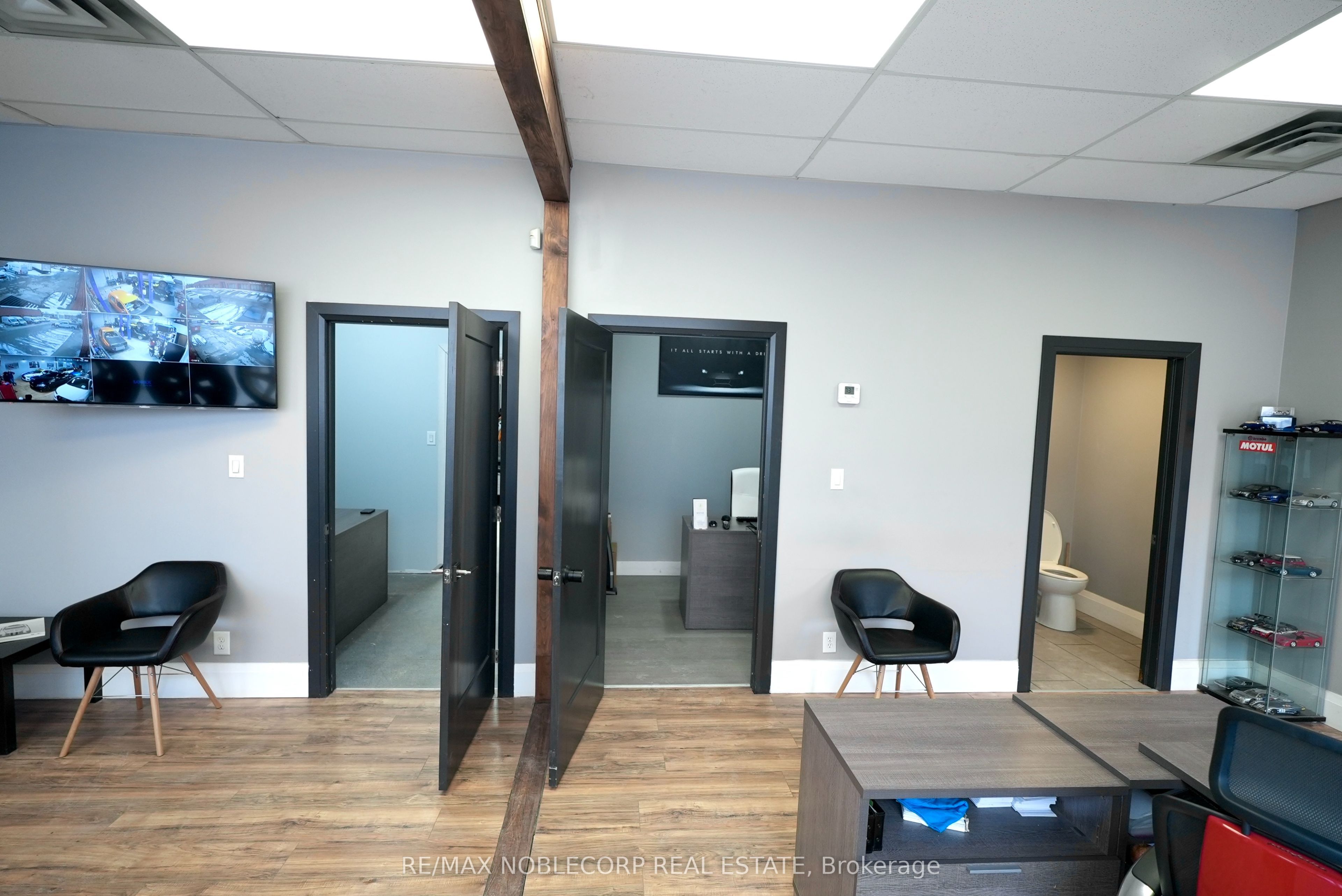 #4 - 310 Millway Avenue Property Photo 8
