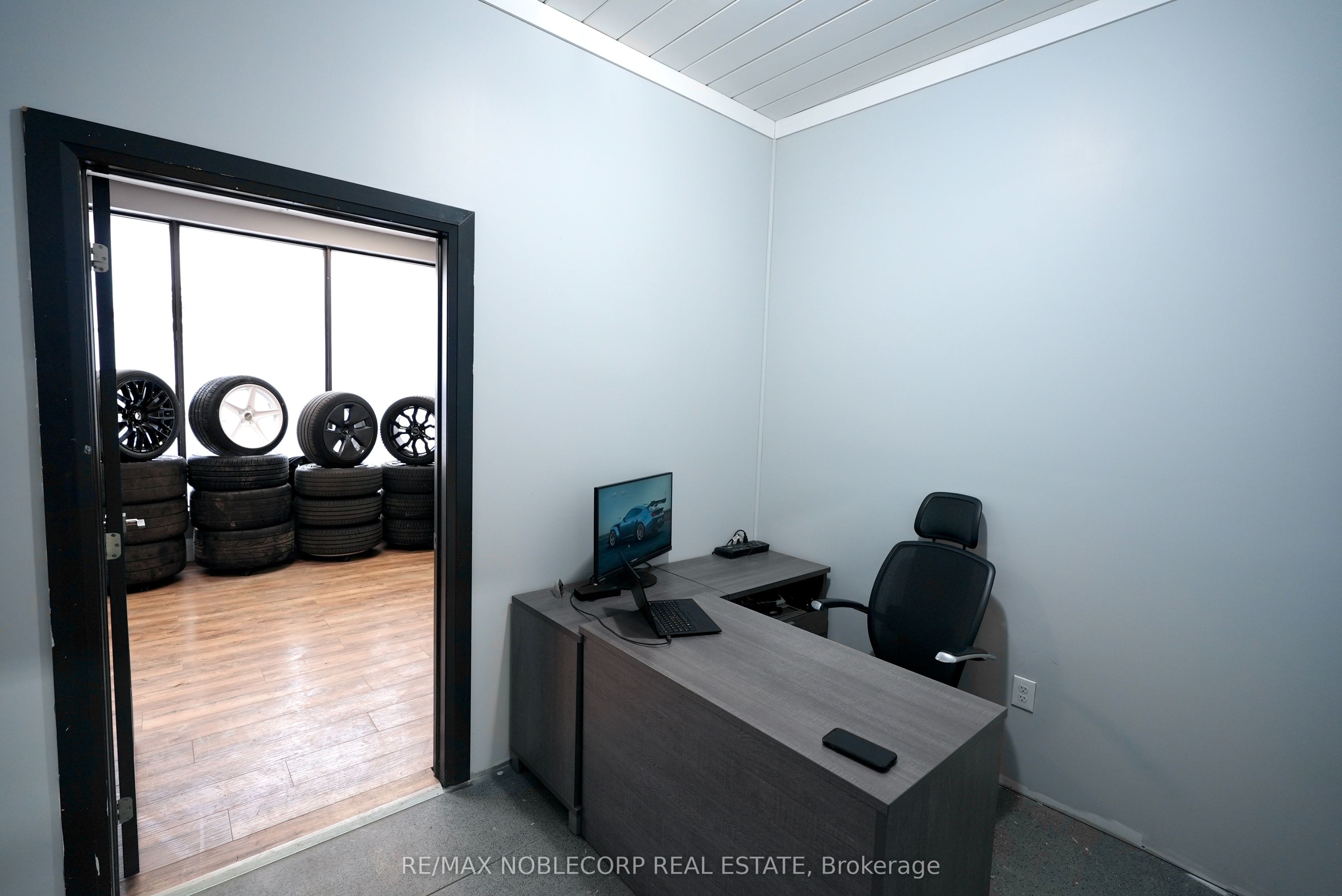 #4 - 310 Millway Avenue Property Photo 9