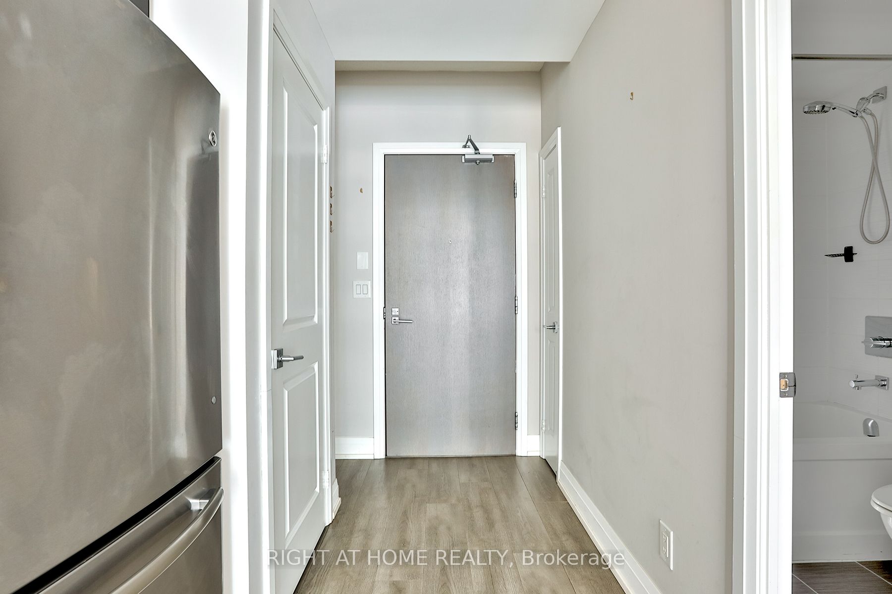 7165 Yonge Street 1505 Property Photo 4