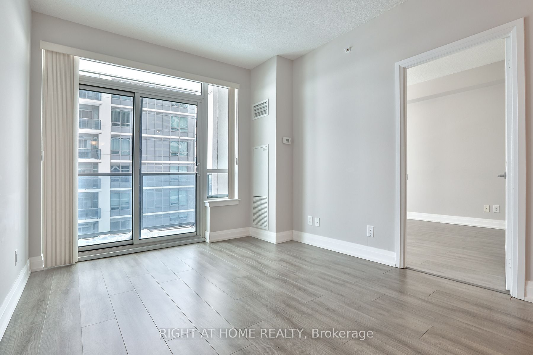 7165 Yonge Street 1505 Property Photo 11