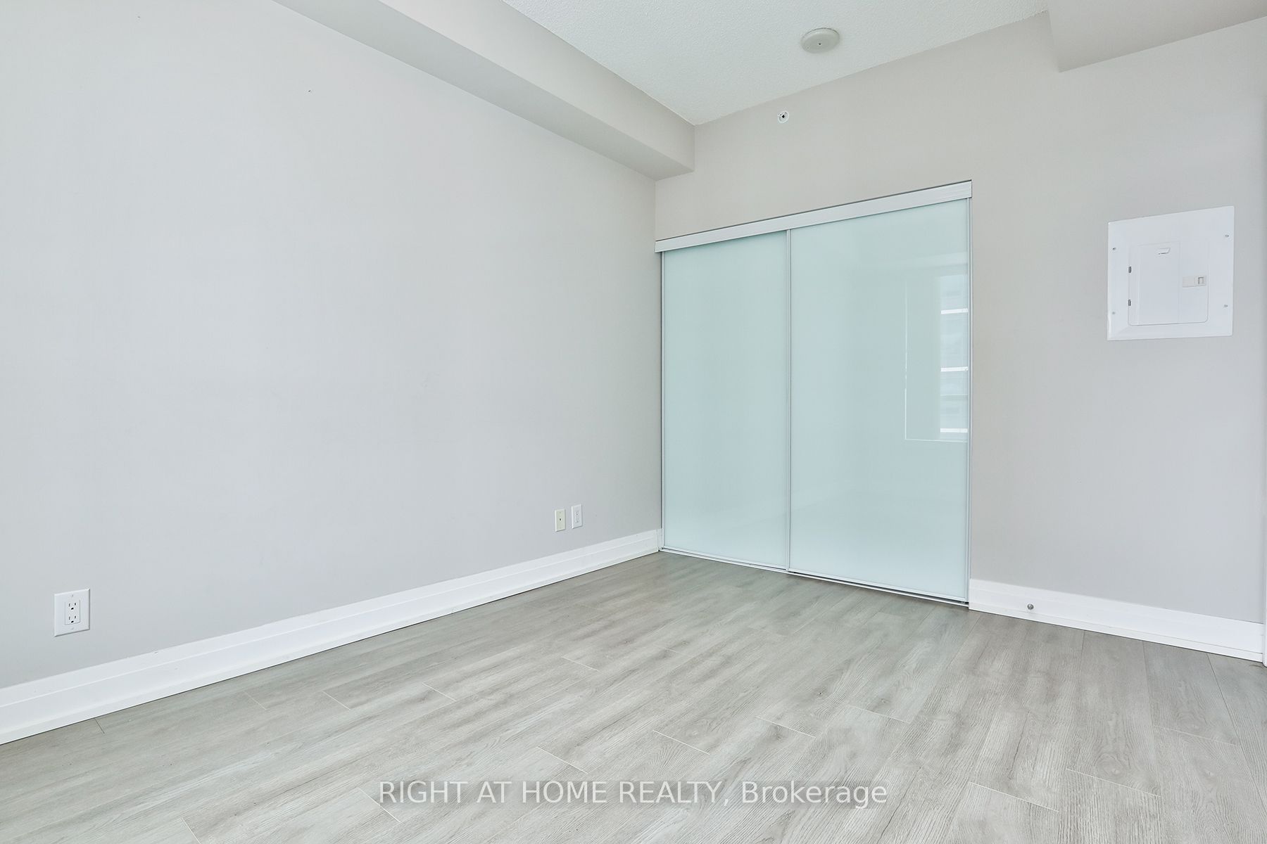 7165 Yonge Street 1505 Property Photo 14