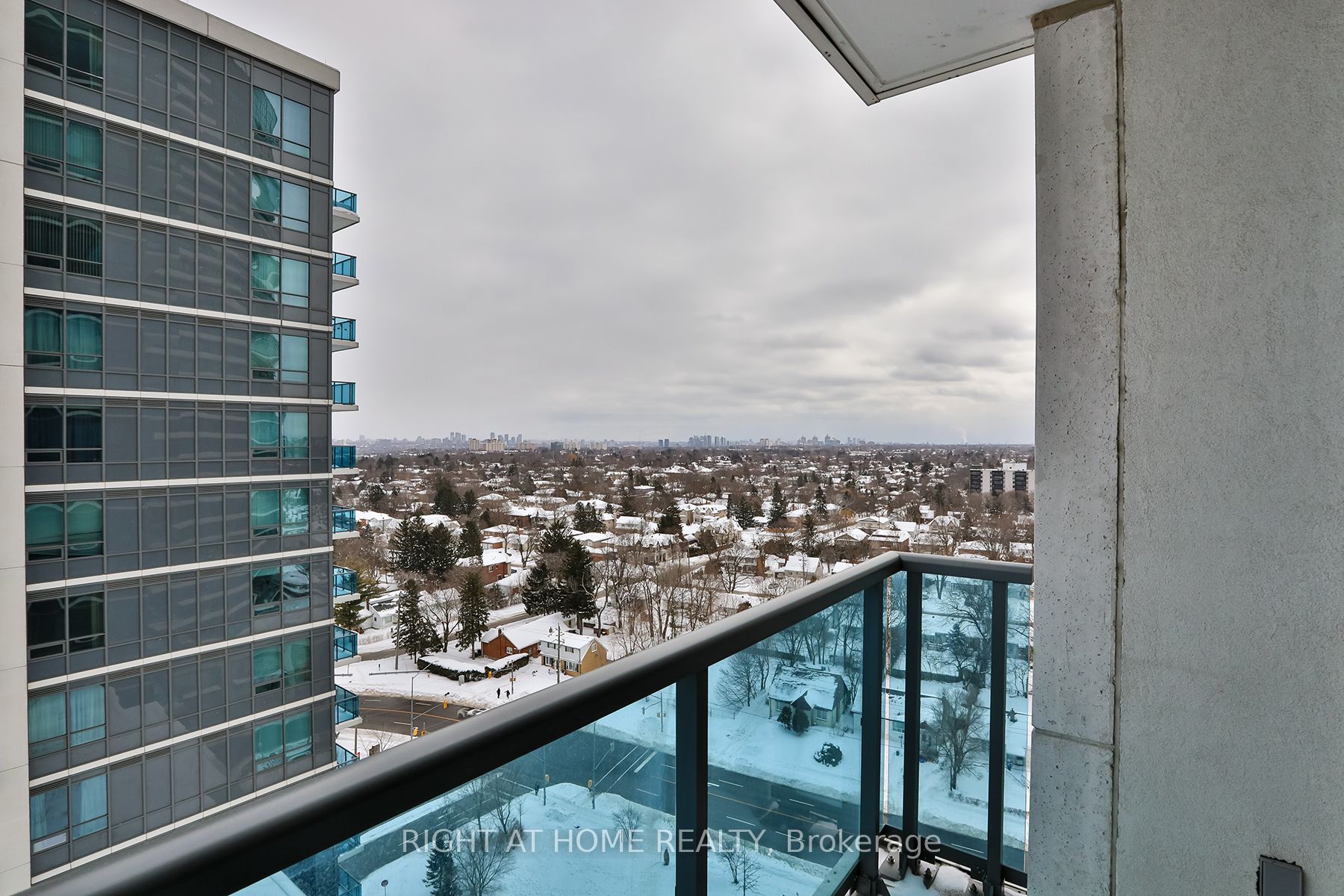 7165 Yonge Street 1505 Property Photo 16