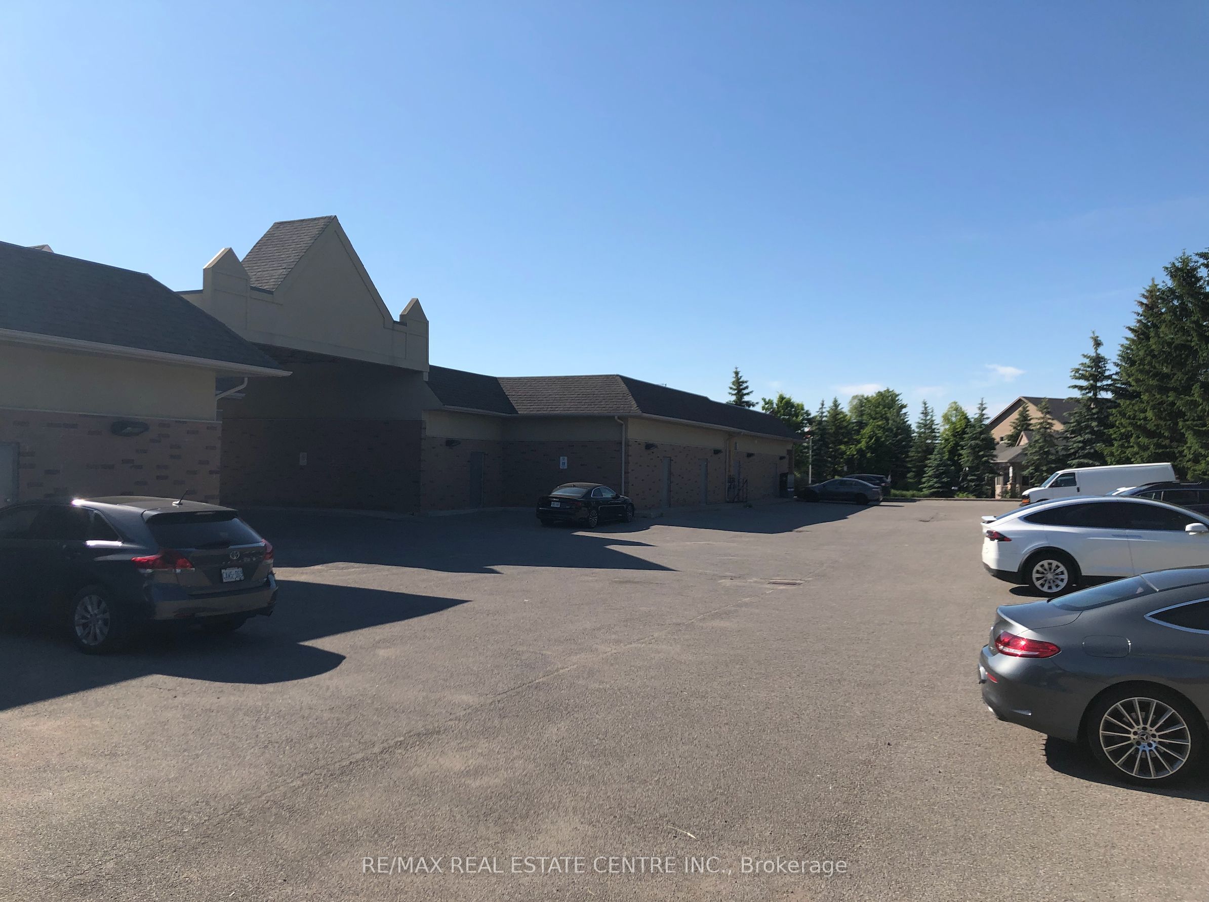 #6-7 - 5 Swan Lake Boulevard Property Photo 7