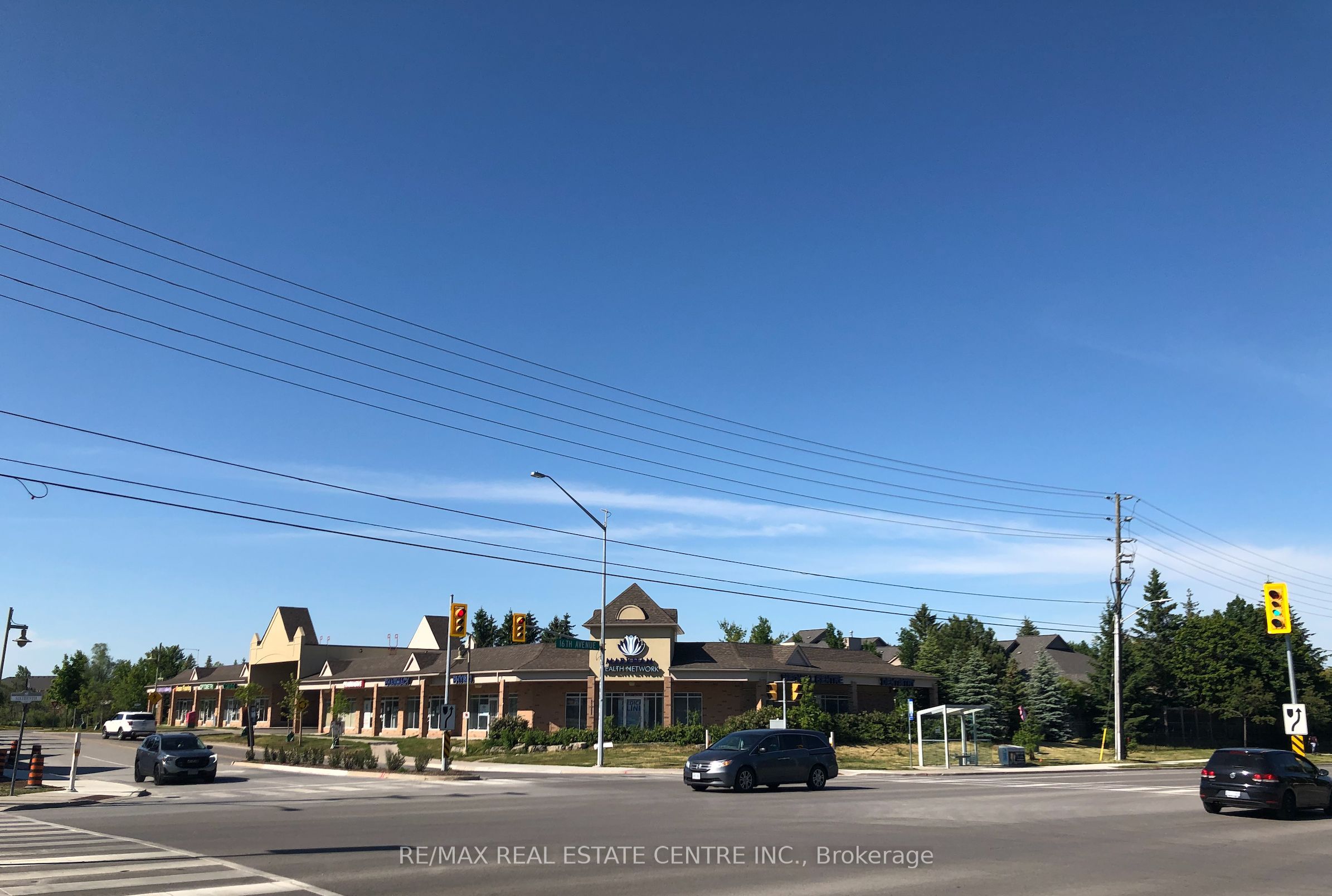 #7 - 5 Swan Lake Boulevard Property Photo 1