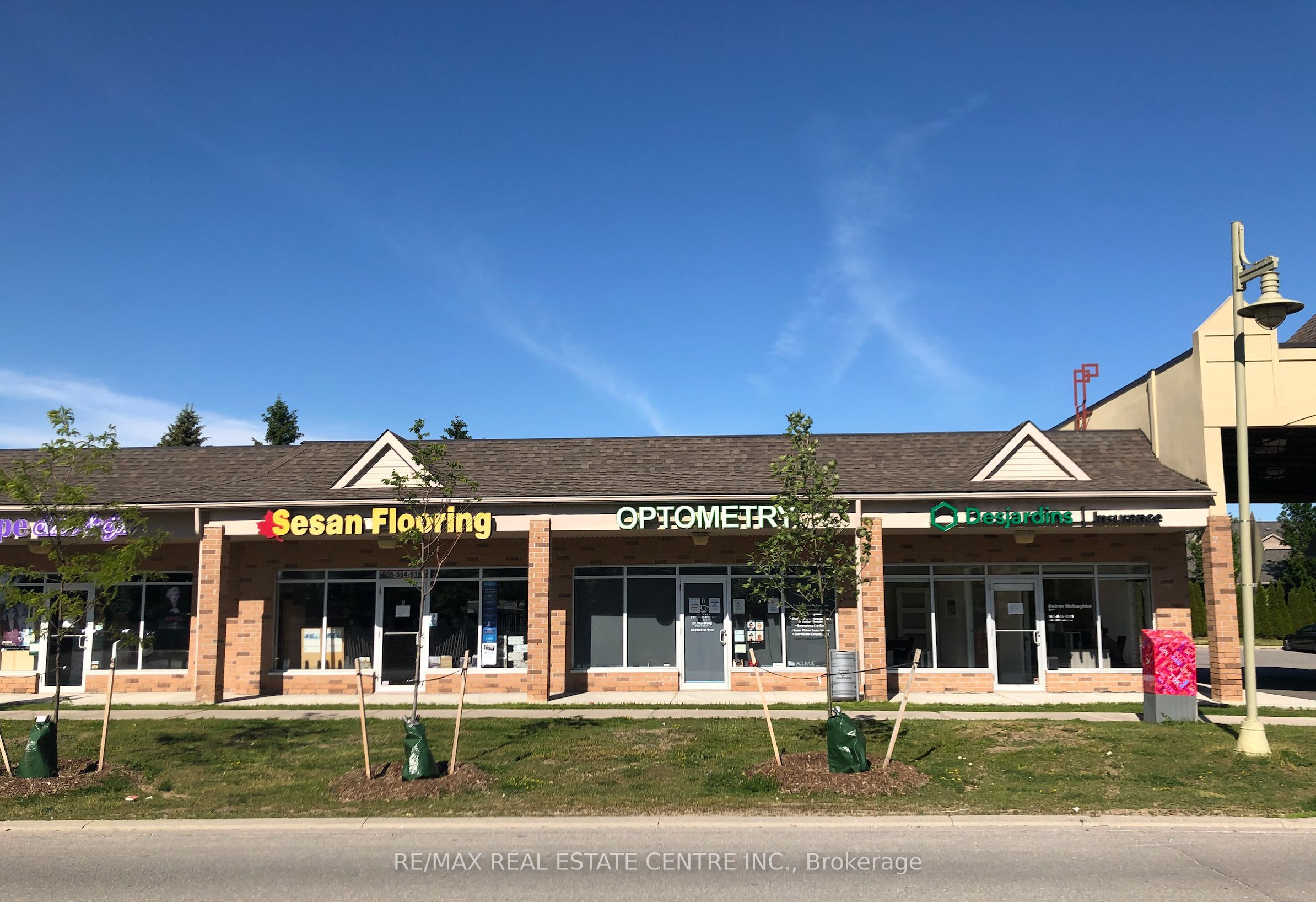 #7 - 5 Swan Lake Boulevard Property Photo 2