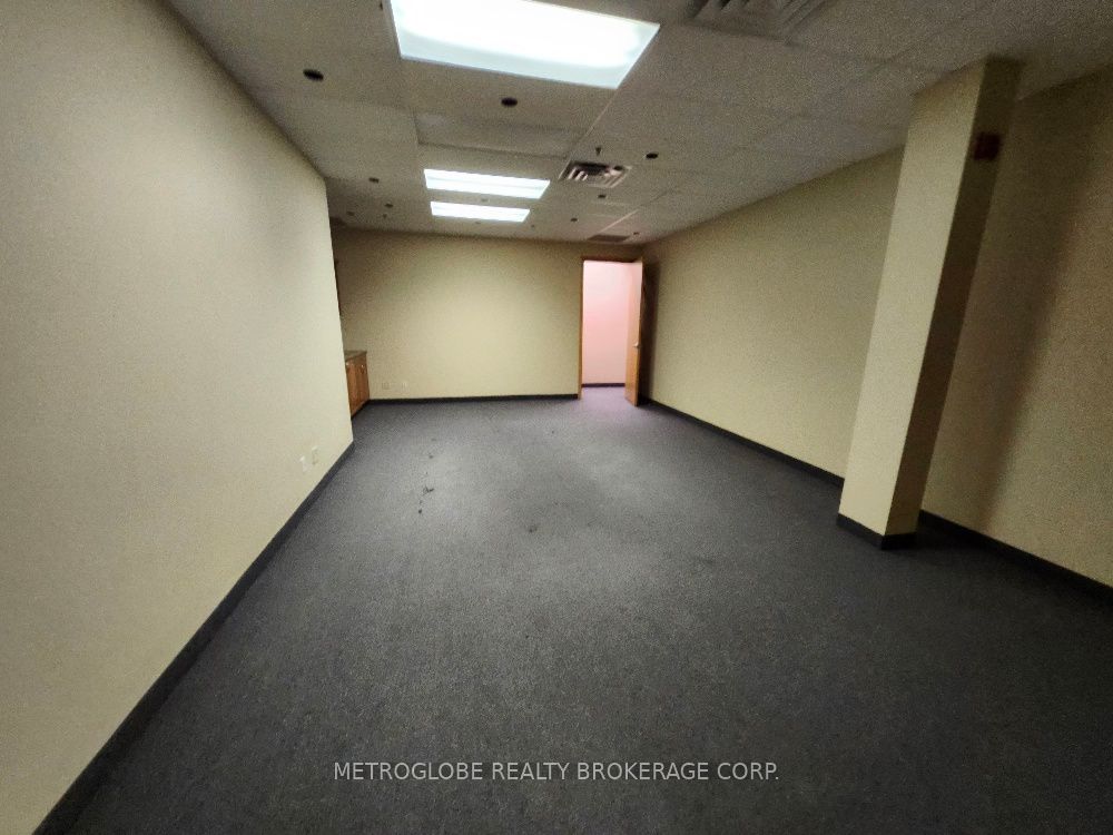 #207/8/9 - 8551 Weston Road Property Photo 13