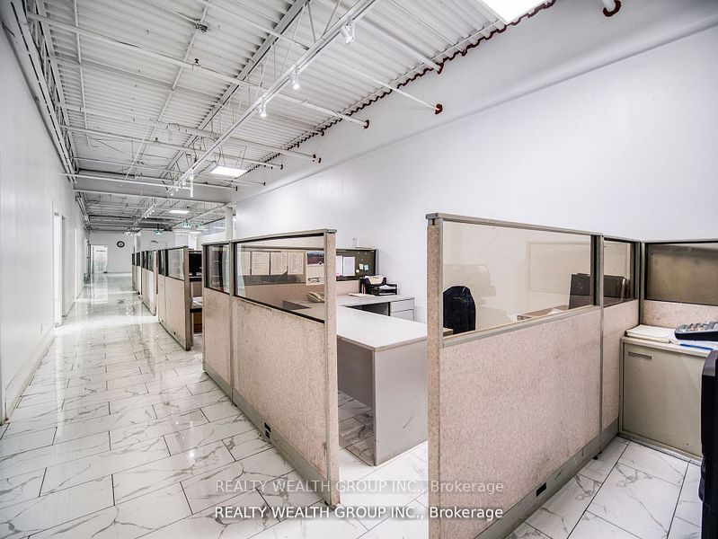 ##2fl - 7261 Victoria Park Avenue Property Photo 3