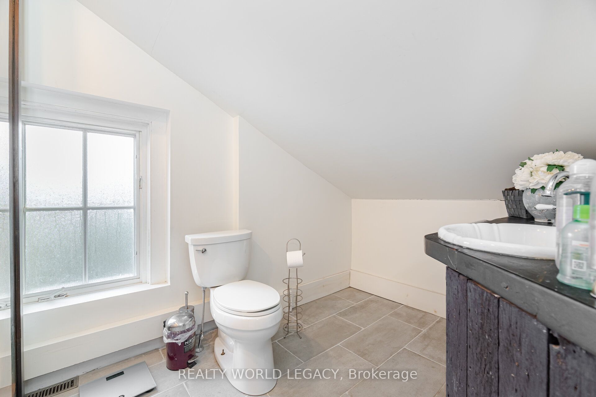 7 Jerman Street Property Photo 34