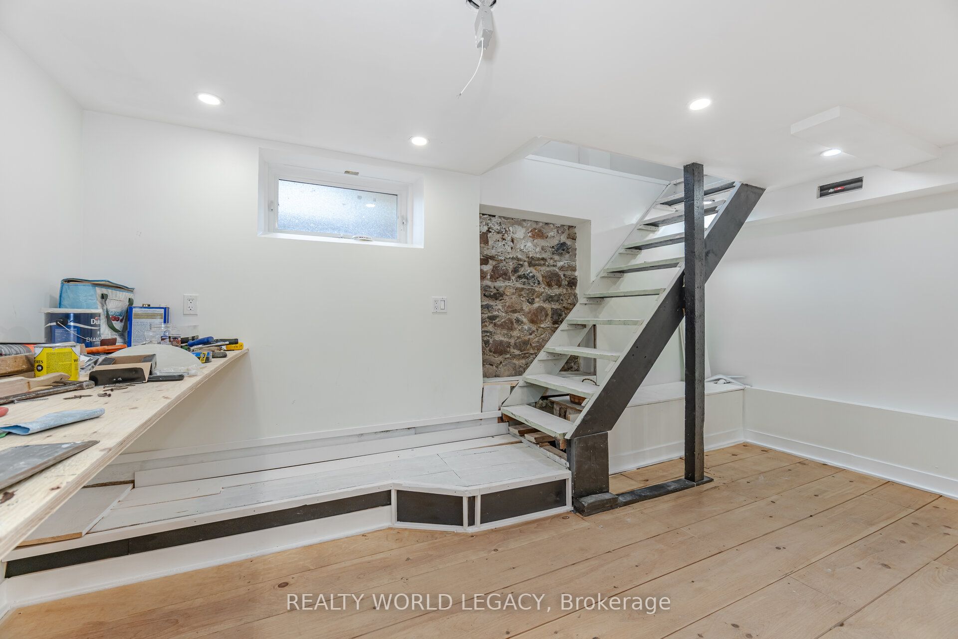 7 Jerman Street Property Photo 39