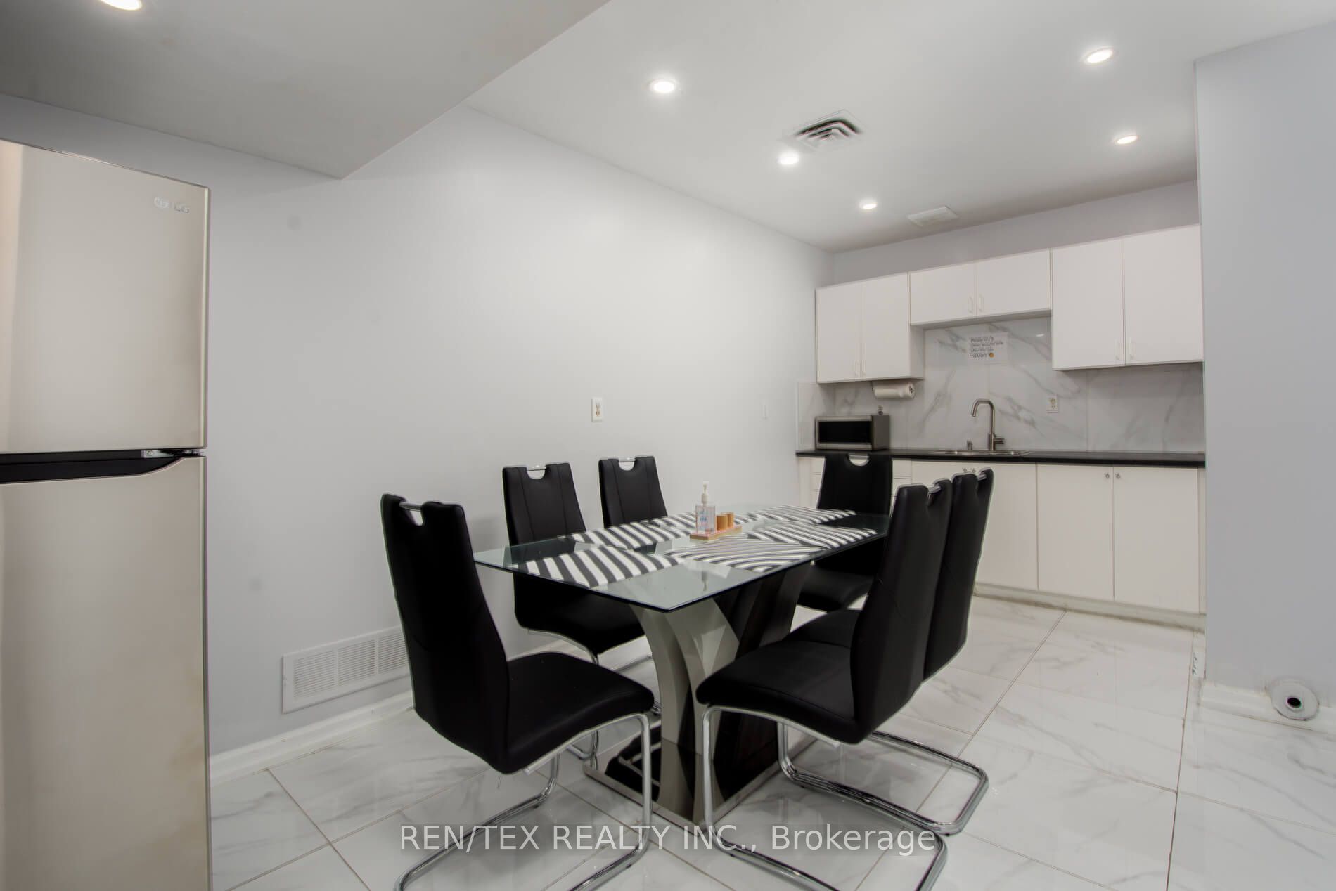 #1 - 25 Edilcan Drive Property Photo 15