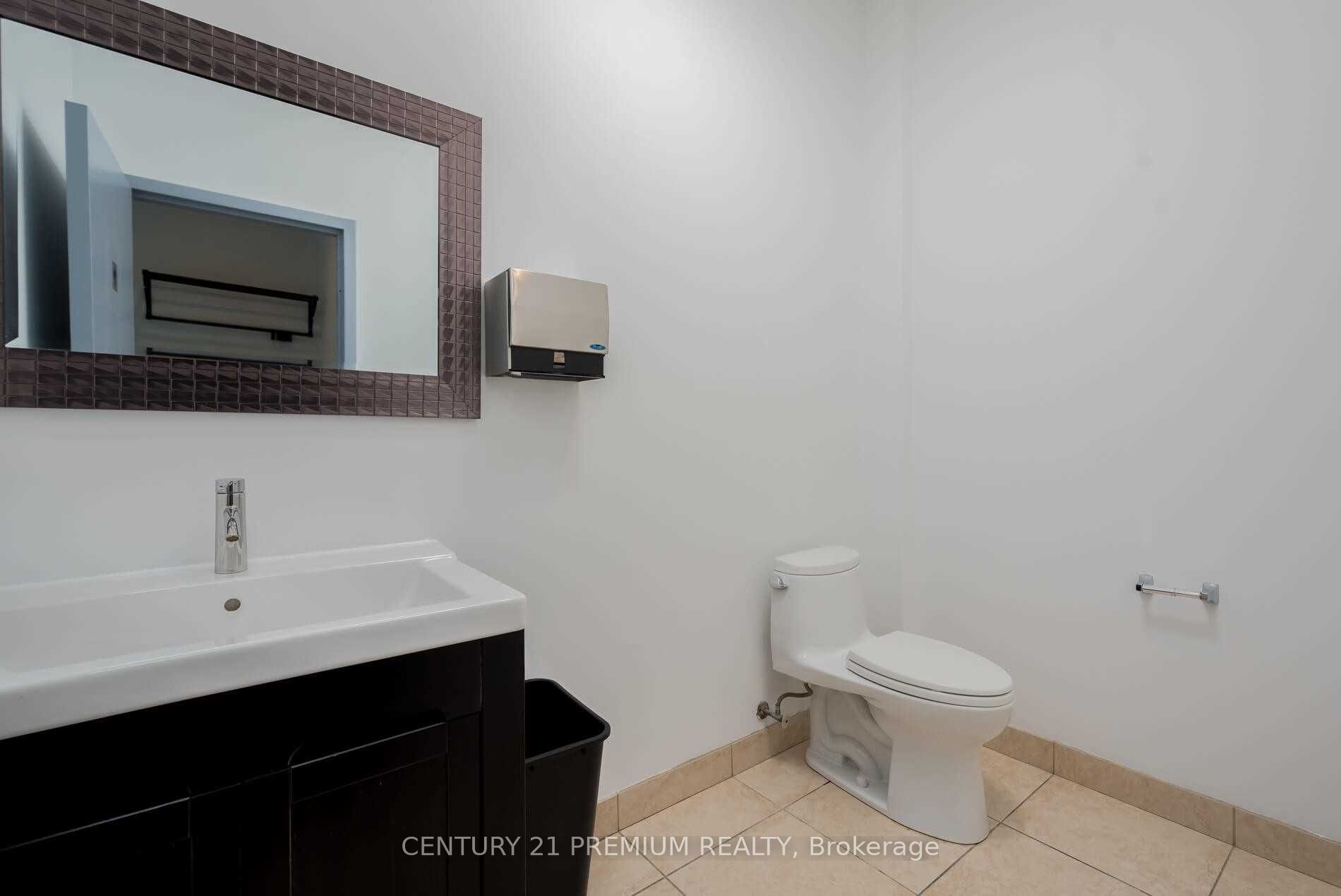 #unit#14 Room 01 - 661 Chrislea Road Property Photo 7