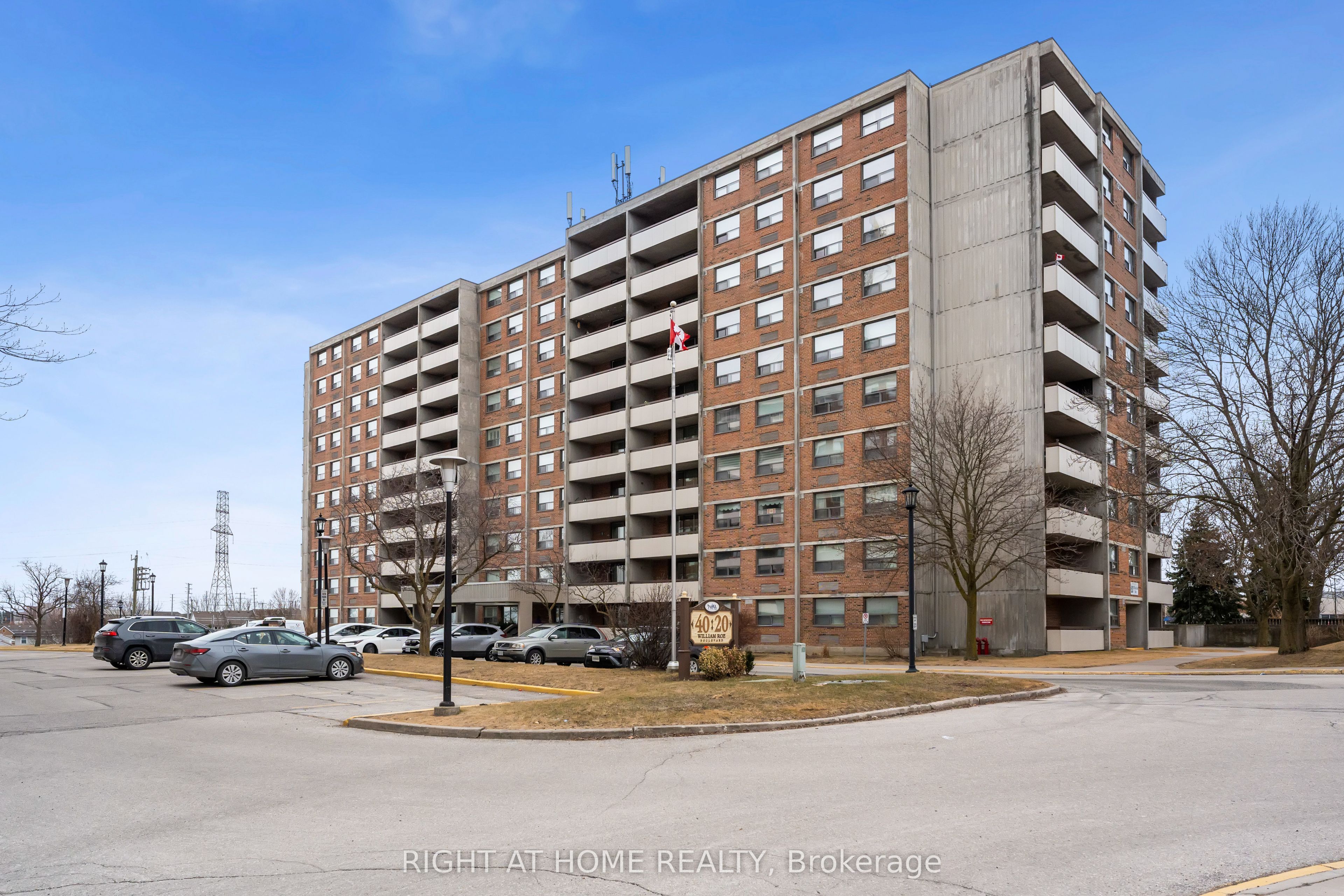 20 William Roe Boulevard 307 Property Photo 2