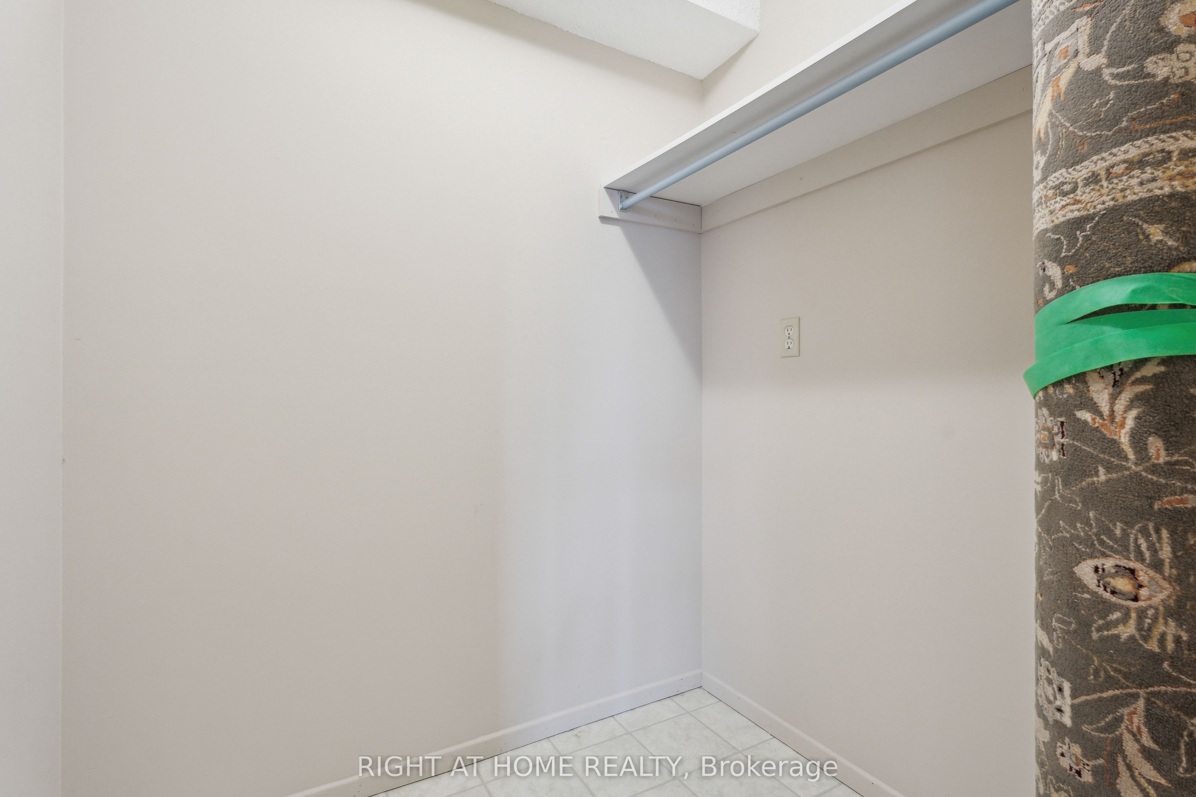 20 William Roe Boulevard 307 Property Photo 10