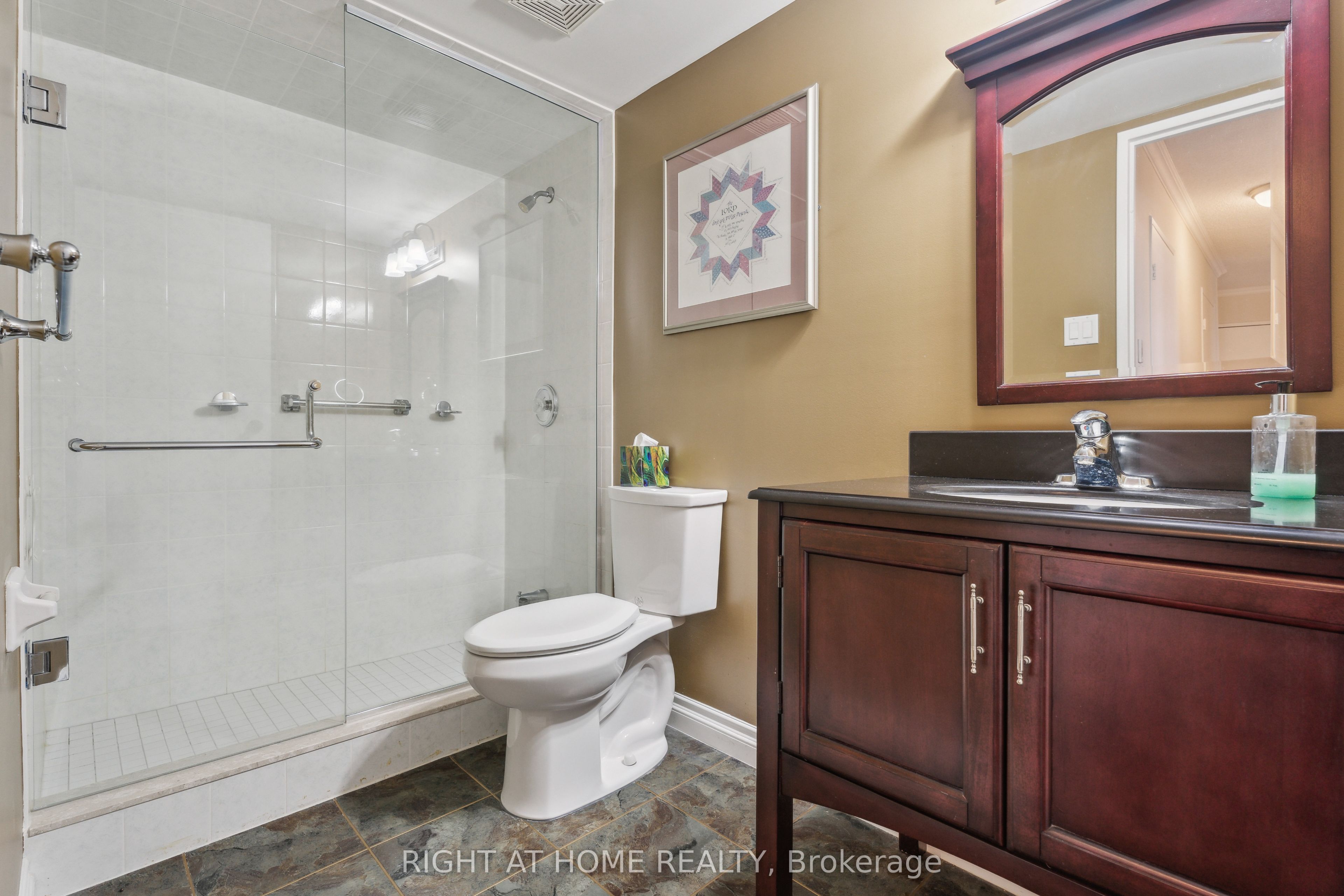 20 William Roe Boulevard 307 Property Photo 12