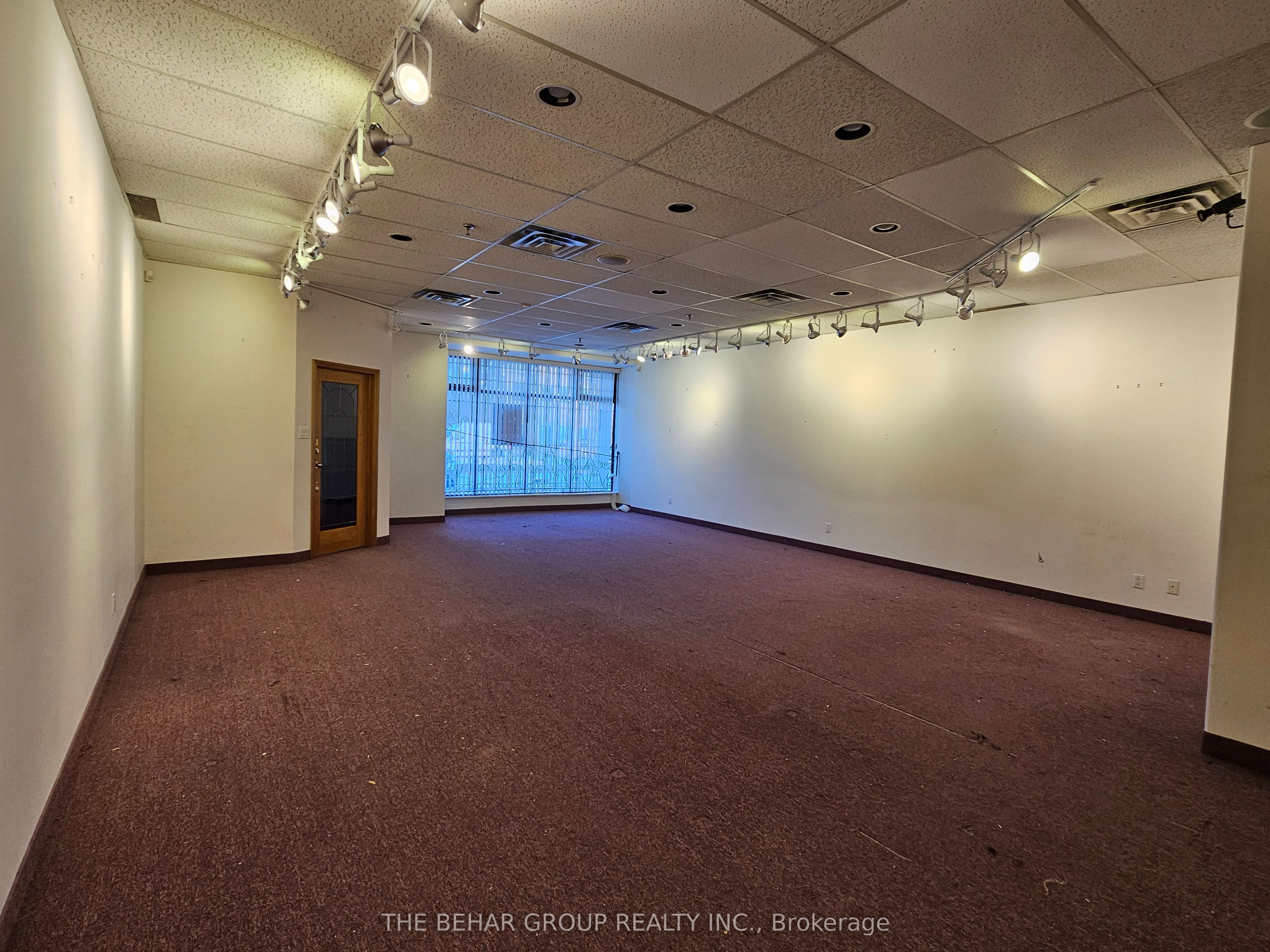 #6 - 20 Wertheim Court Property Photo 3