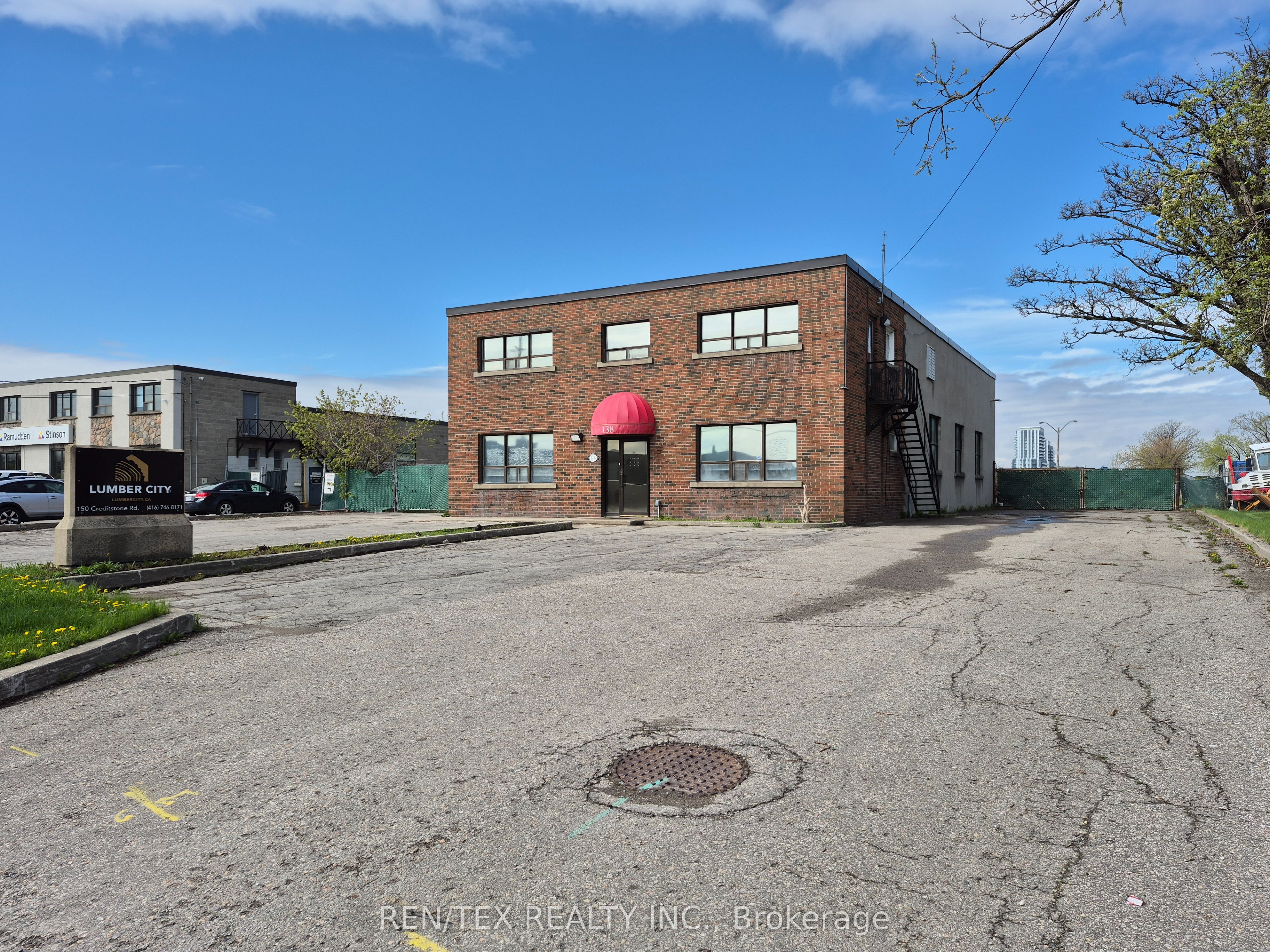 138 Creditstone Road Property Photo 4