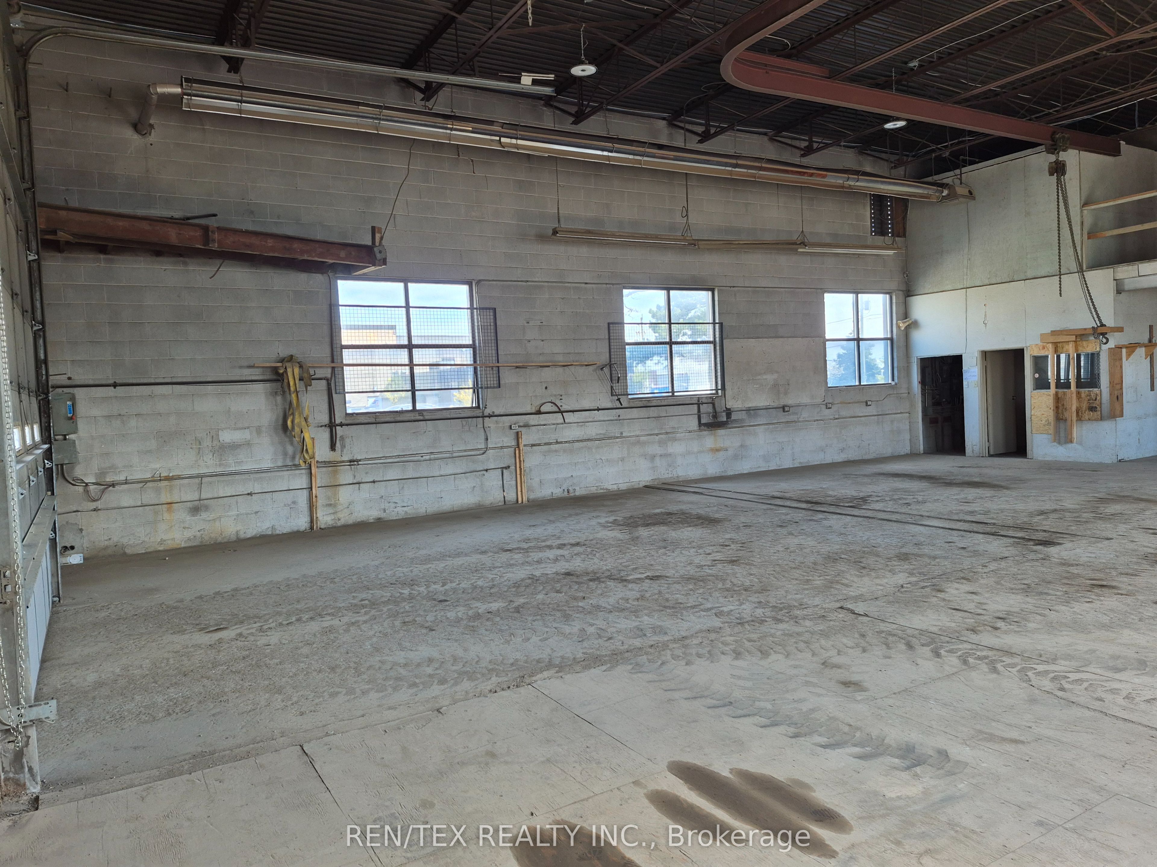 138 Creditstone Road Property Photo 9
