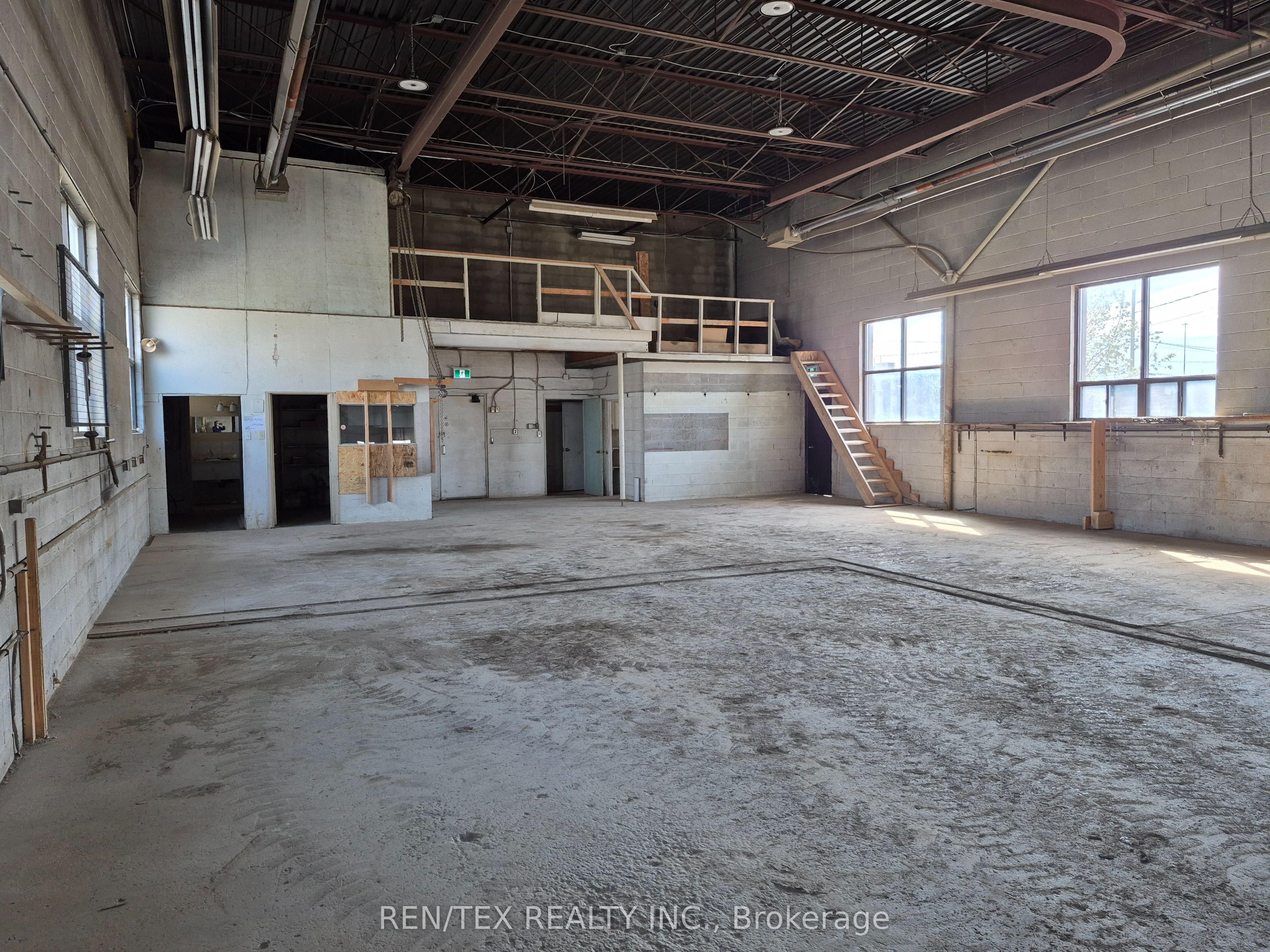 138 Creditstone Road Property Photo 10