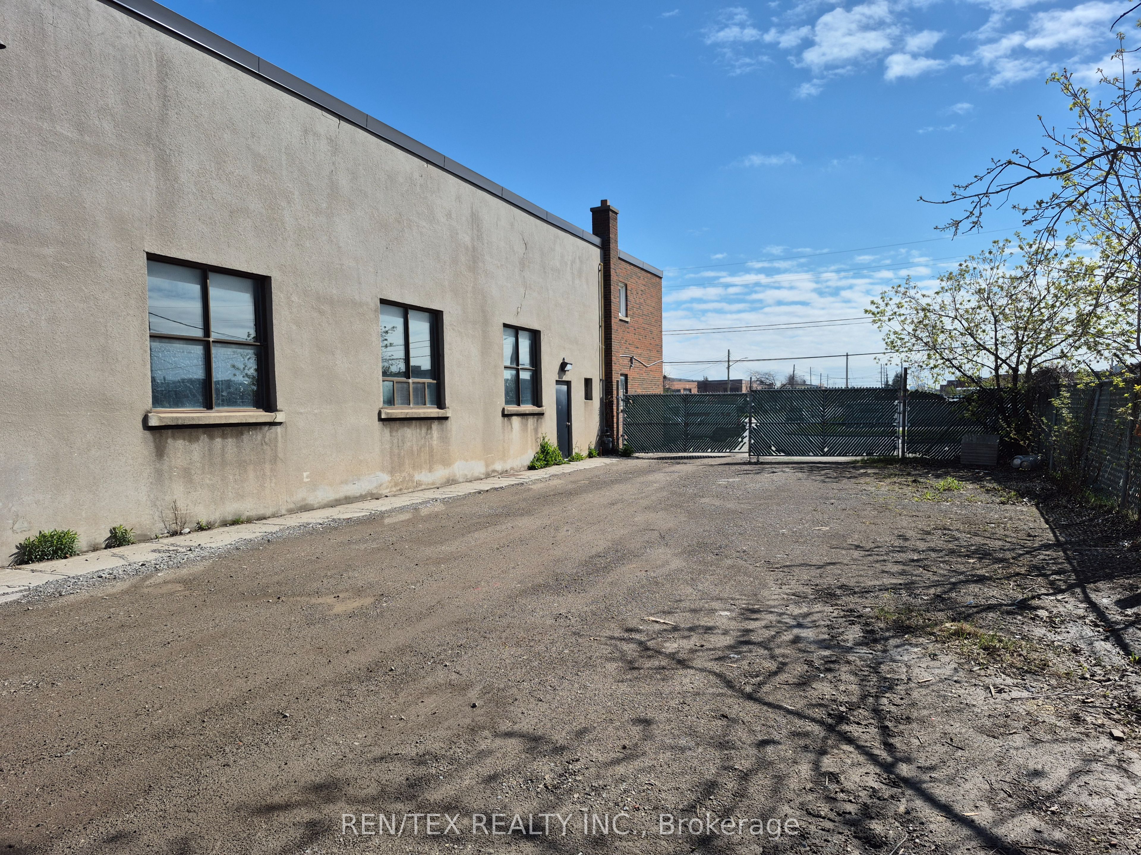 138 Creditstone Road Property Photo 11