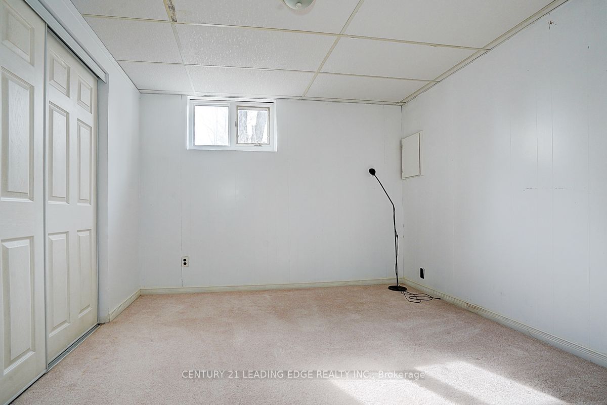 366 Main Street N Property Photo 23