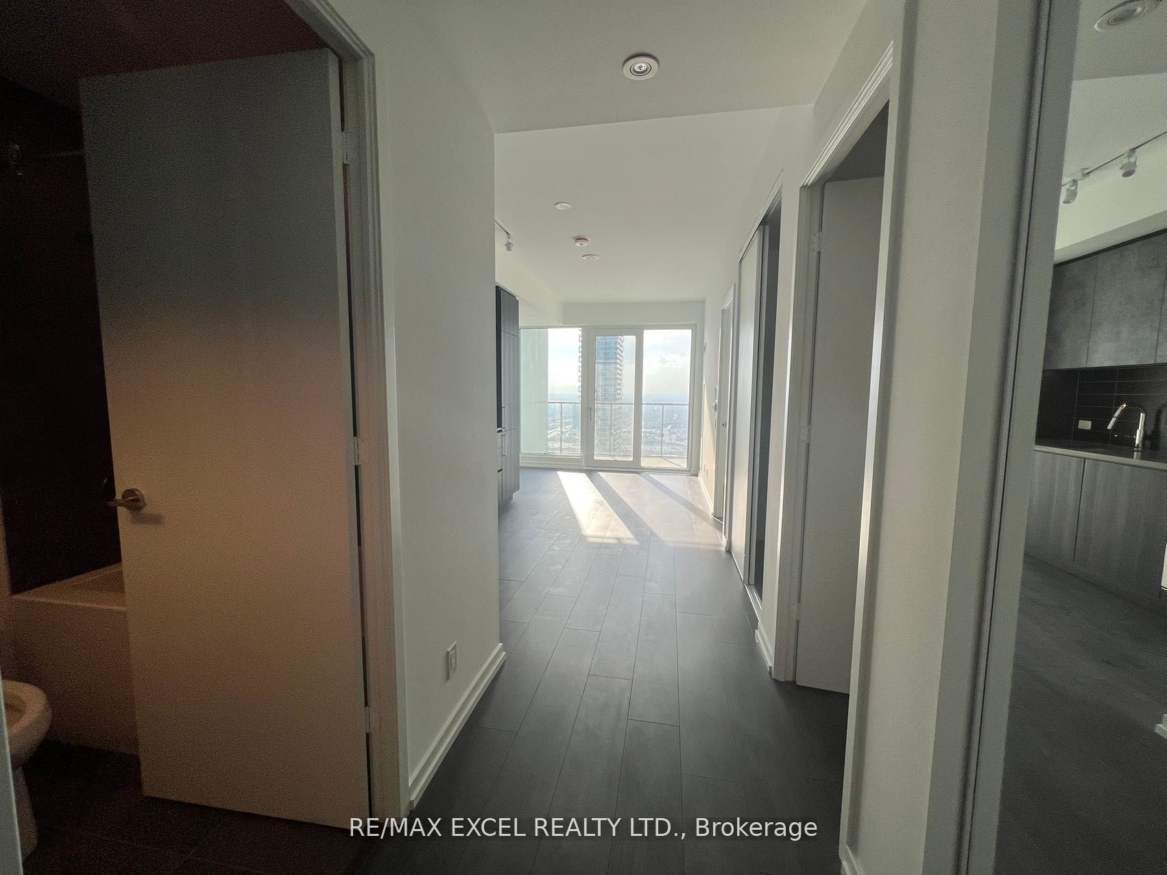 7890 Jane Street 5005 Property Photo 2