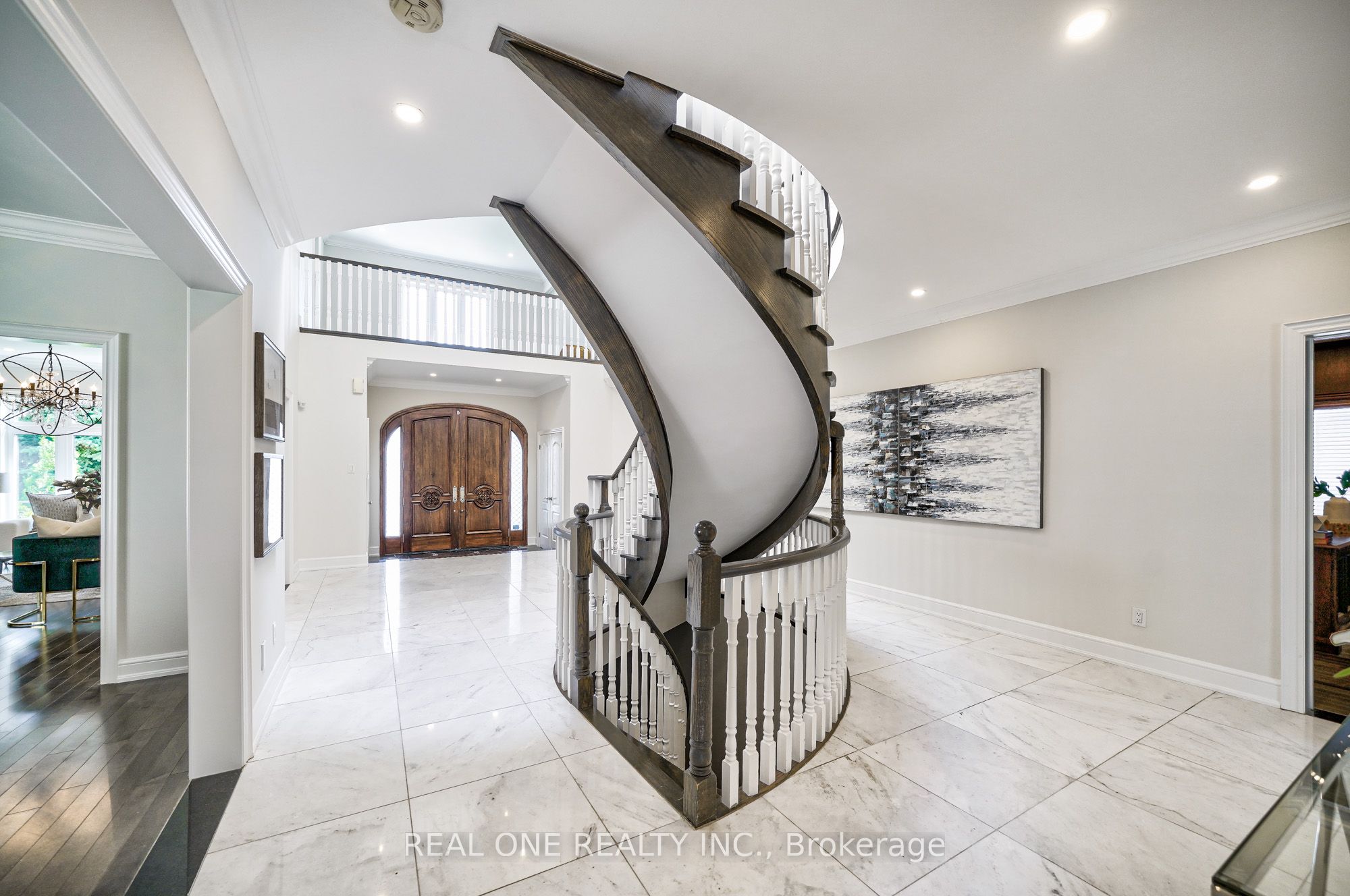 26 Clarendon Drive Property Photo 9