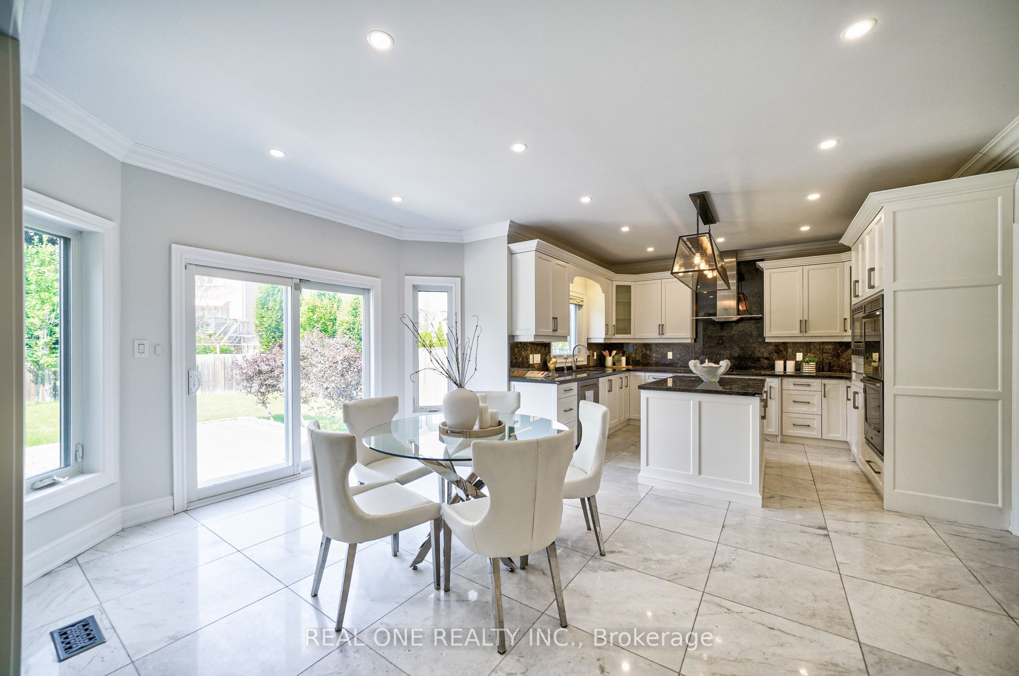 26 Clarendon Drive Property Photo 11