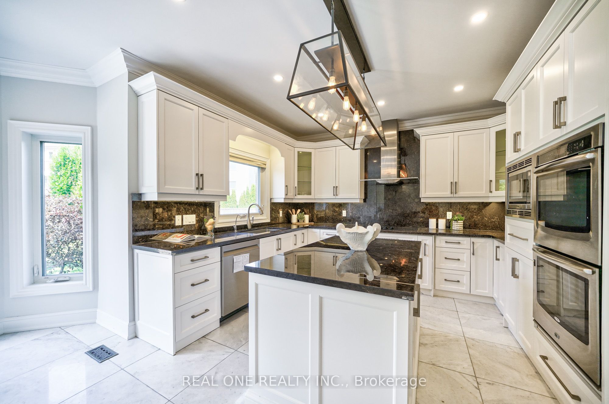 26 Clarendon Drive Property Photo 12