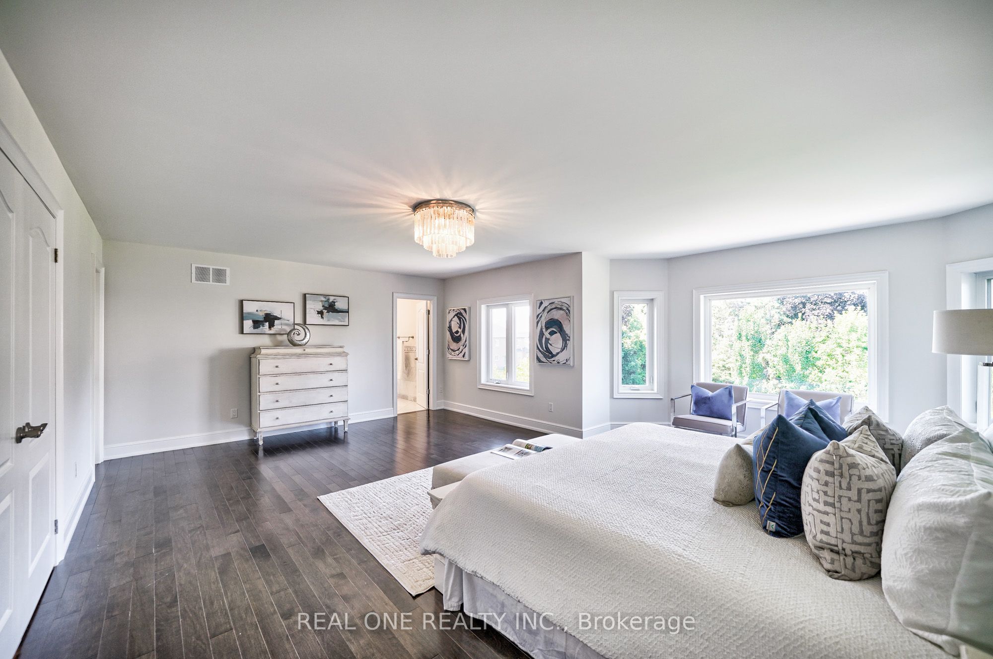 26 Clarendon Drive Property Photo 24