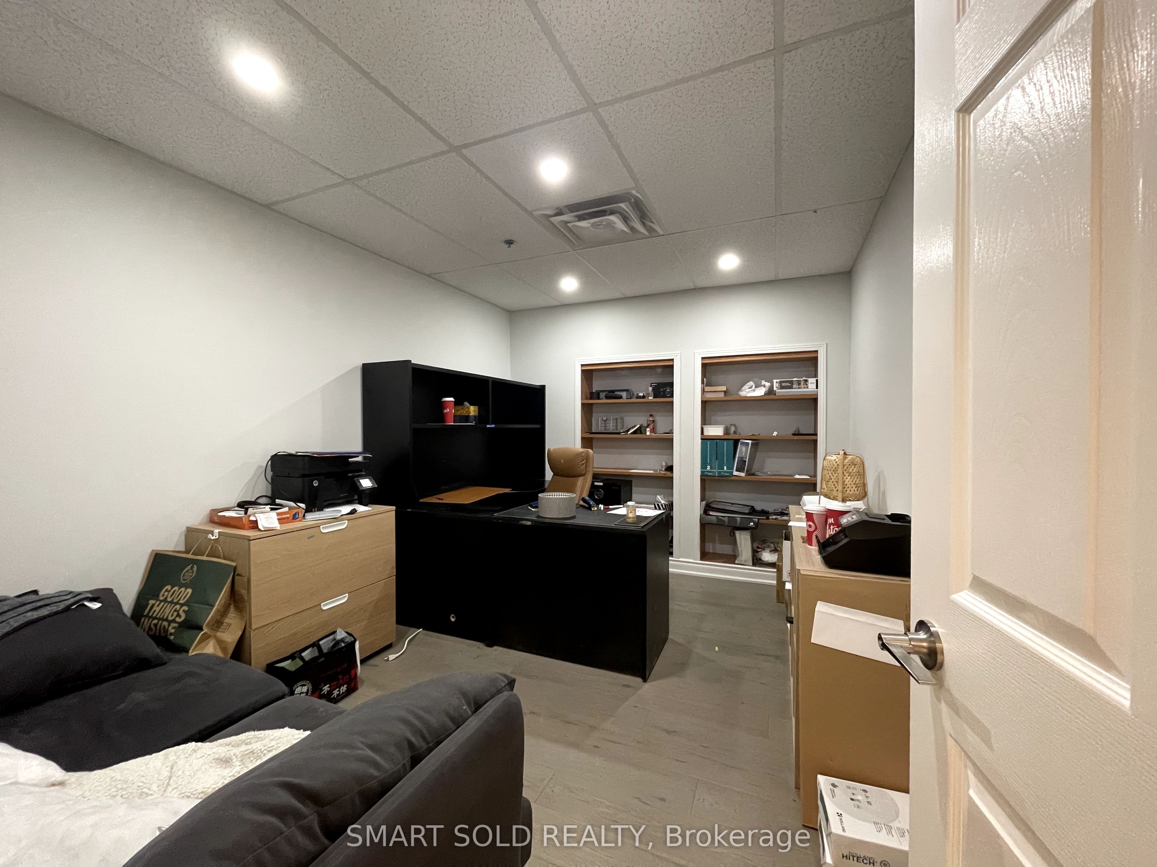 #18 - 2800 John Street Property Photo 13