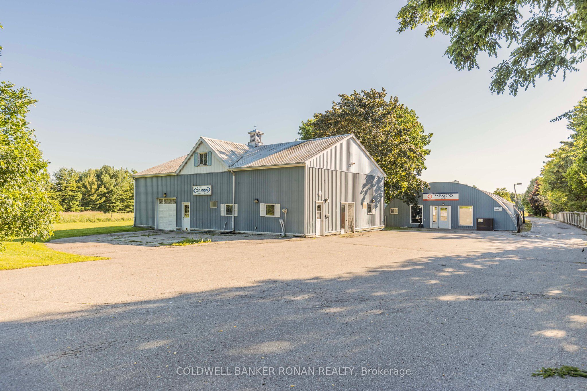 1986 15th Sideroad Property Photo 40