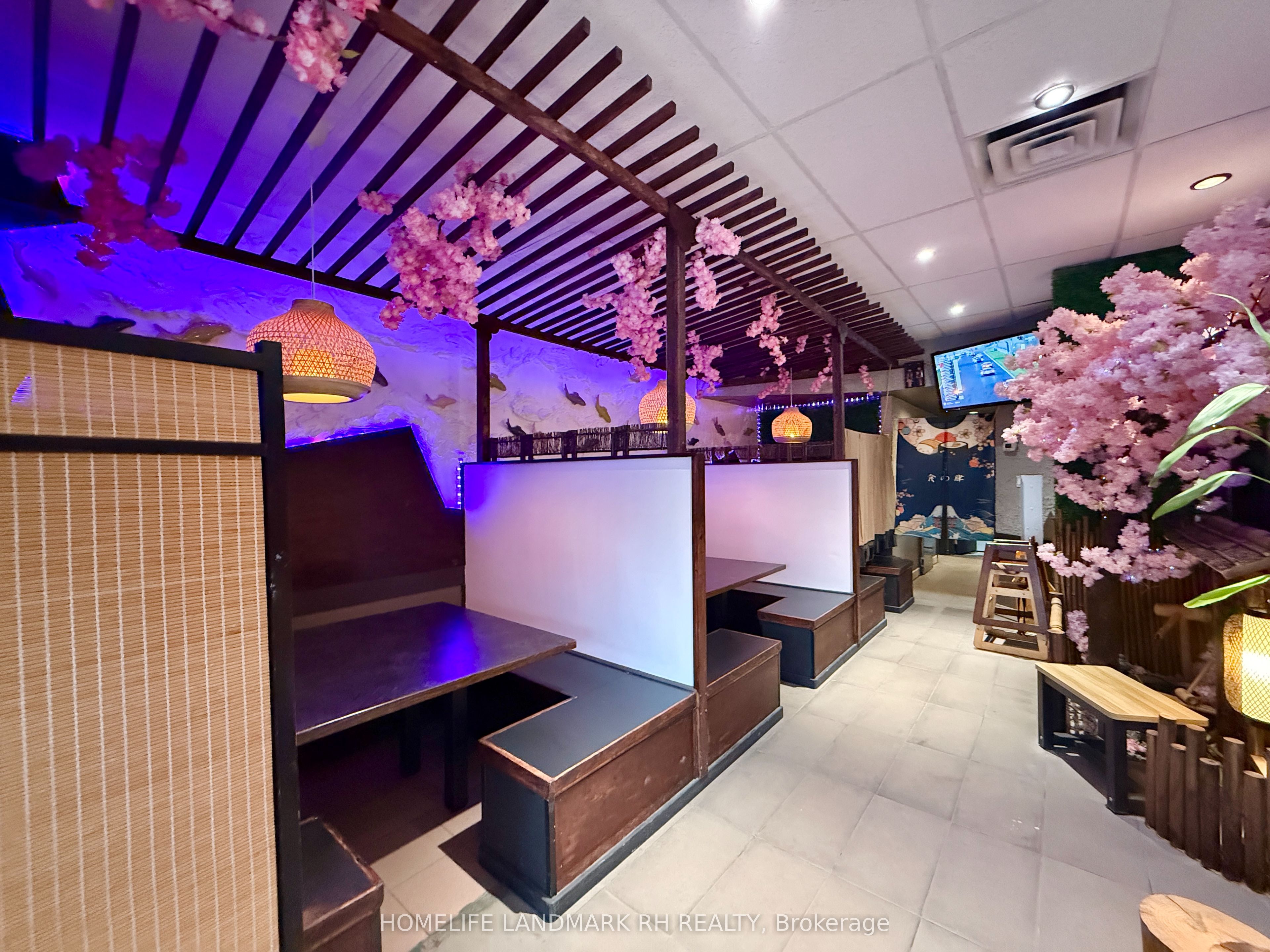 #28 - 10815 Bathurst Street Property Photo 7