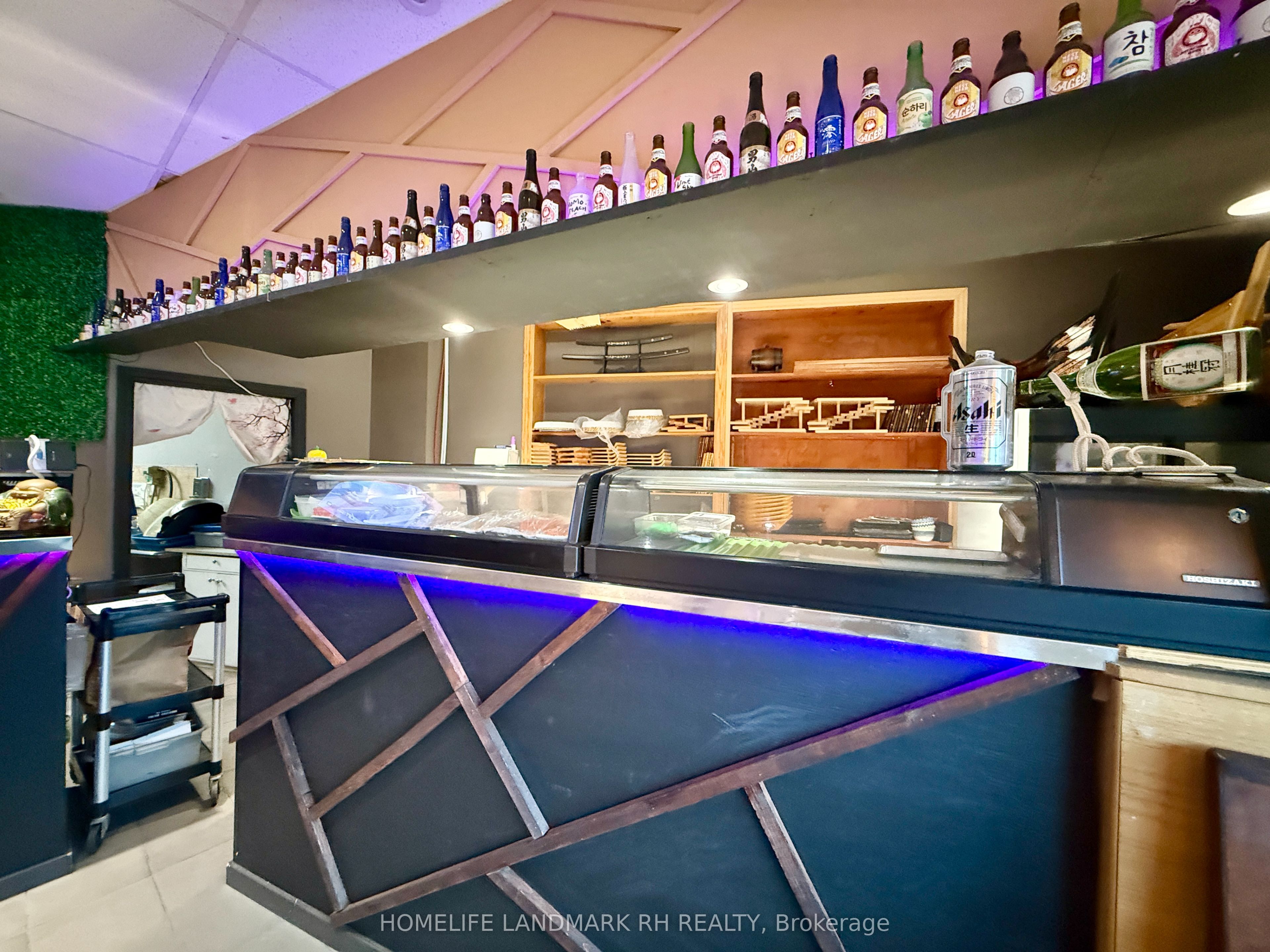 #28 - 10815 Bathurst Street Property Photo 11