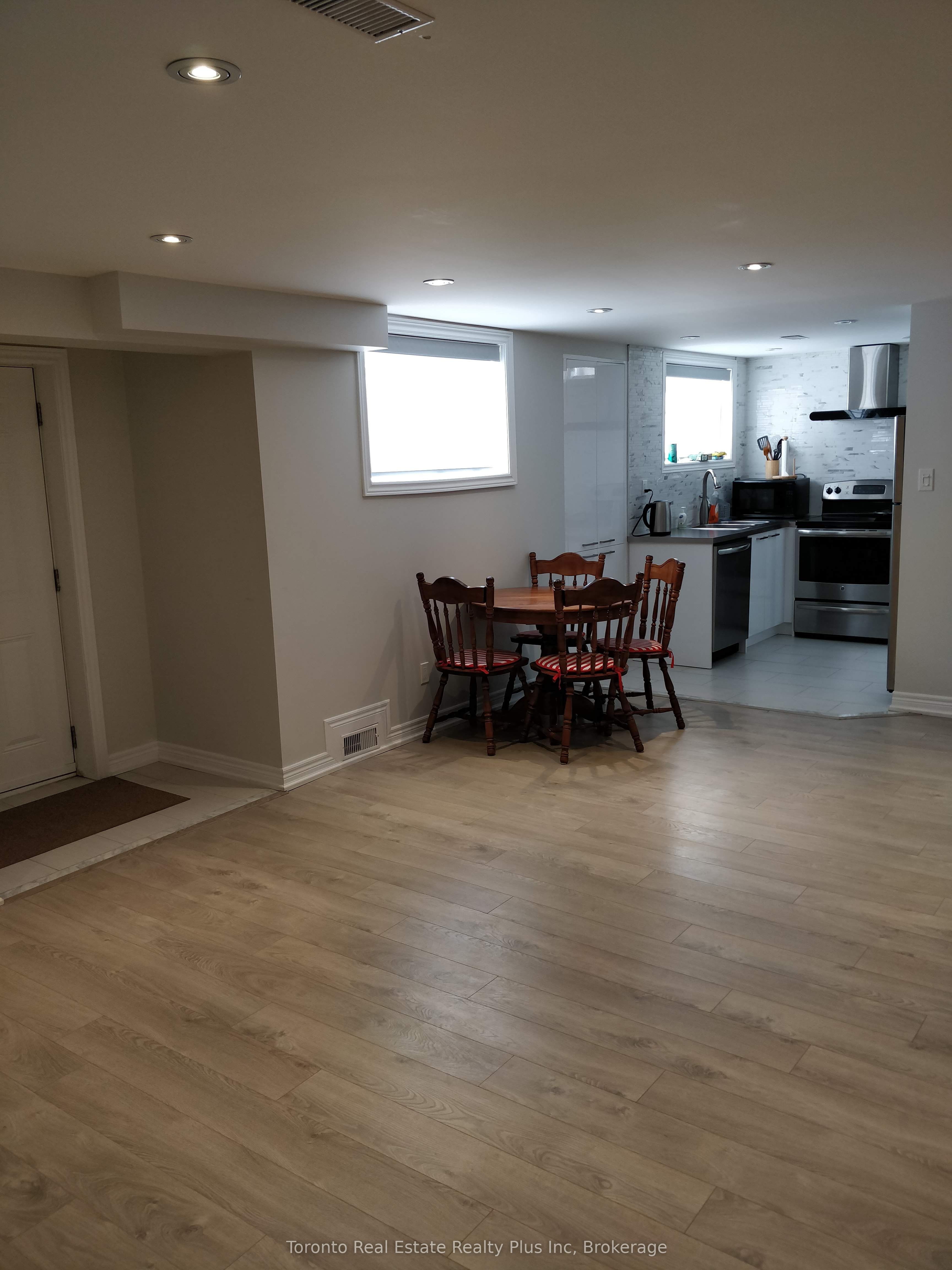 21 Delphinium Avenue Avenue Property Photo 4