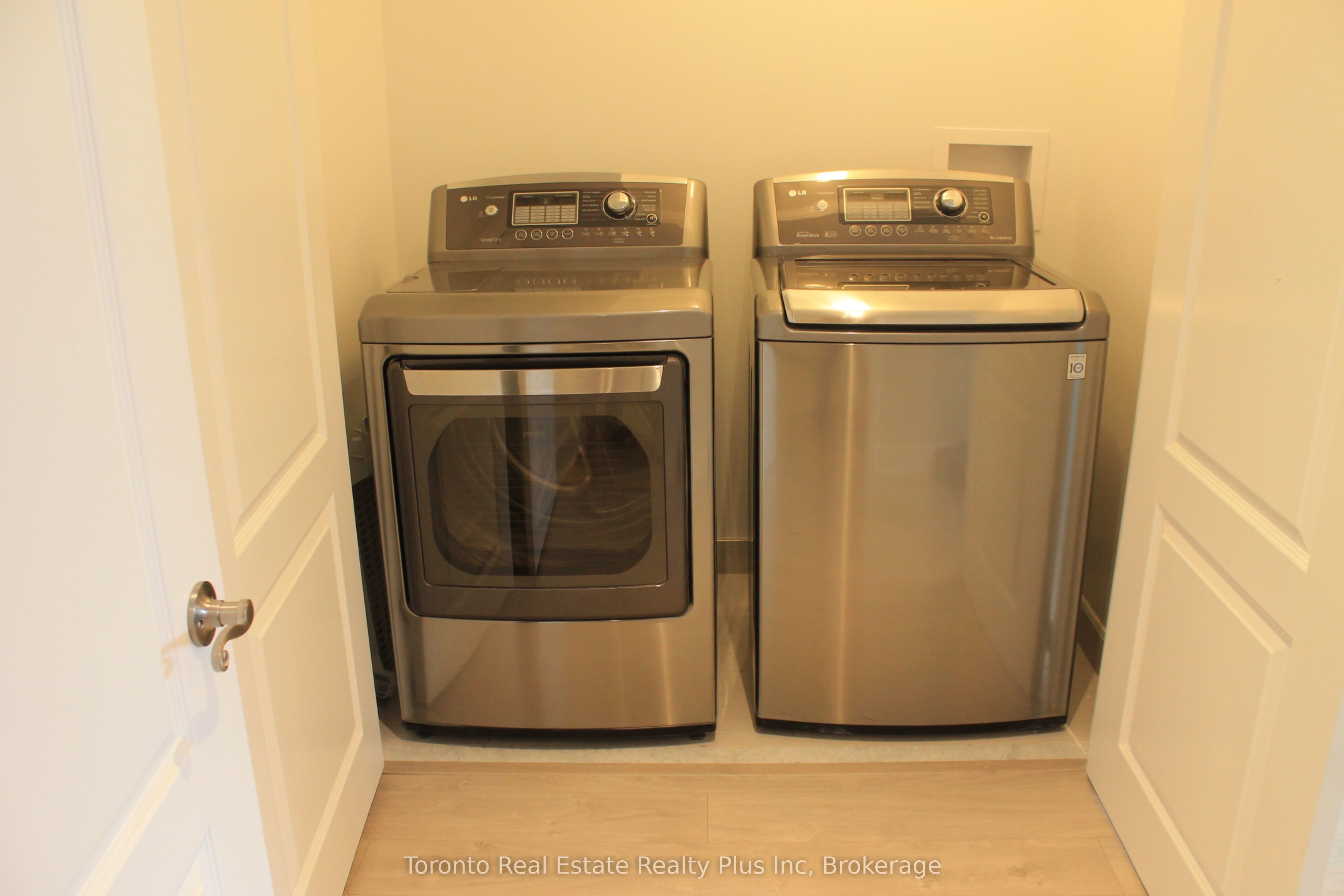 21 Delphinium Avenue Avenue Property Photo 7